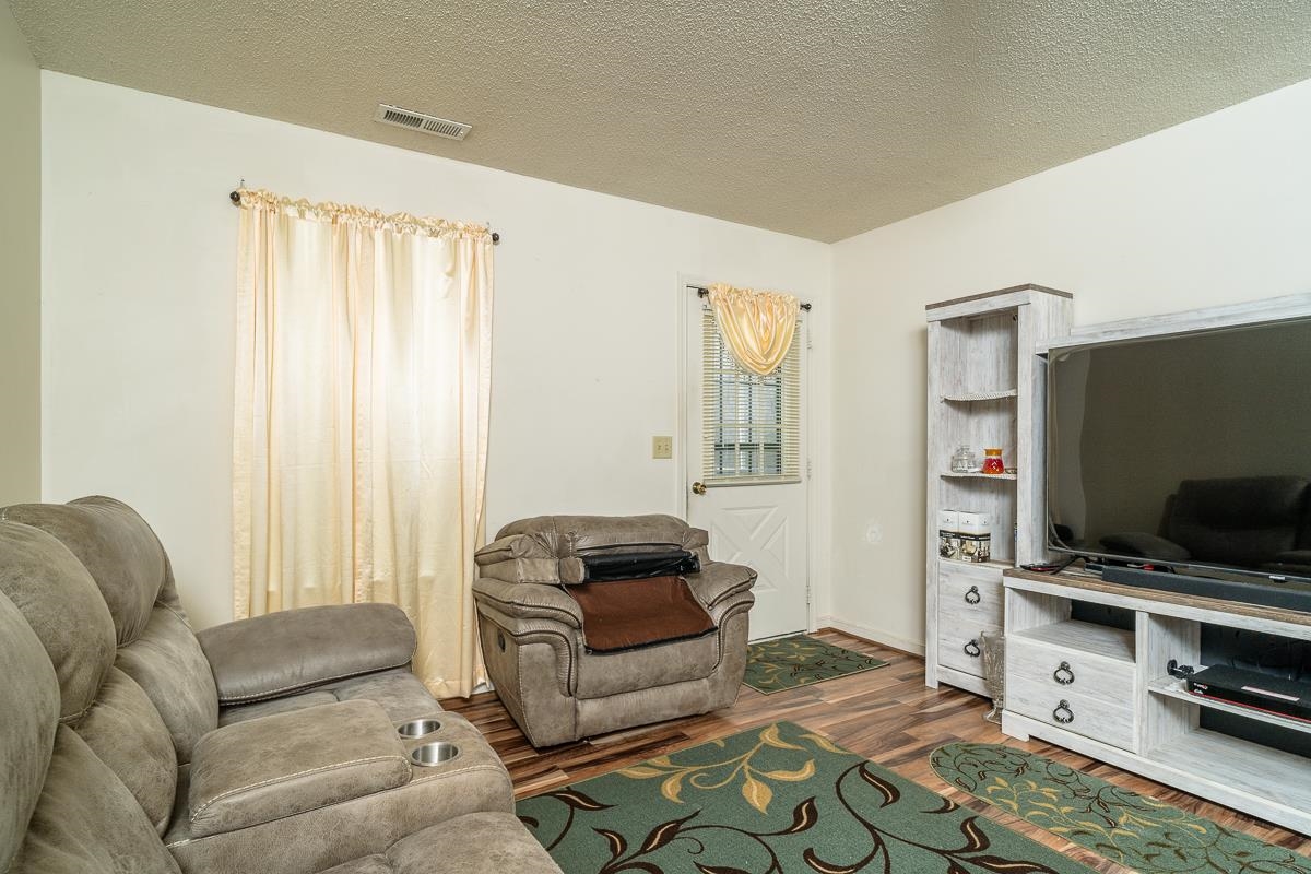 190 MARTIN LN, PALMYRA, Virginia 22963, 4 Bedrooms Bedrooms, ,2 BathroomsBathrooms,Residential,190 MARTIN LN,673029 MLS # 673029