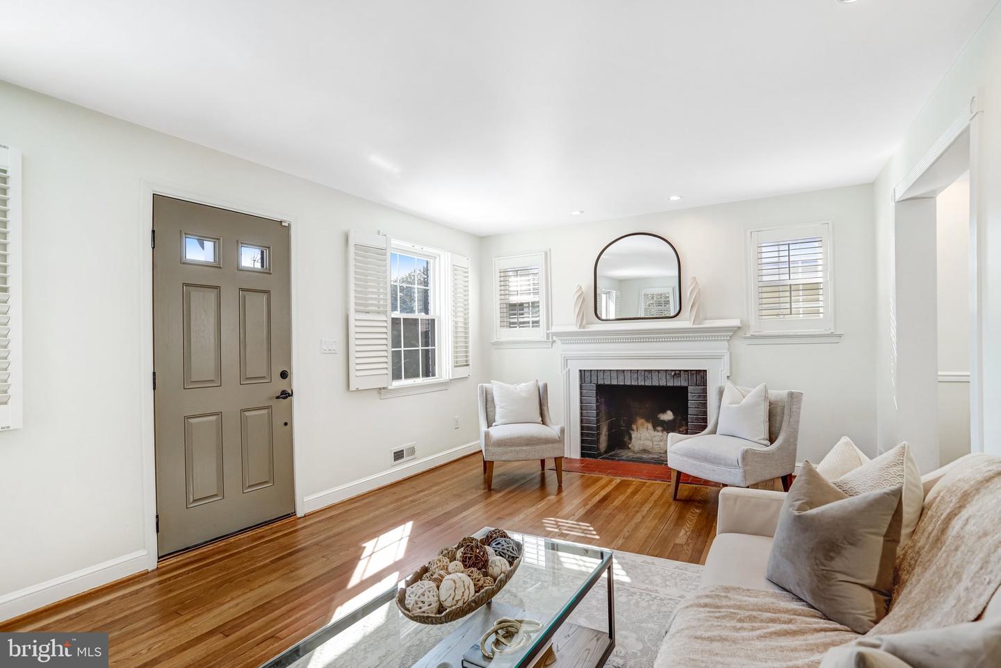 2708 SYCAMORE ST, ALEXANDRIA, Virginia 22305, 2 Bedrooms Bedrooms, ,2 BathroomsBathrooms,Residential,For sale,2708 SYCAMORE ST,VAAX2052128 MLS # VAAX2052128 2708 SYCAMORE ST, ALEXANDRIA, Virginia 22305, 2 Bedrooms Bedrooms, ,2 BathroomsBathrooms,Residential,For sale,2708 SYCAMORE ST,VAAX2052128 MLS # VAAX2052128