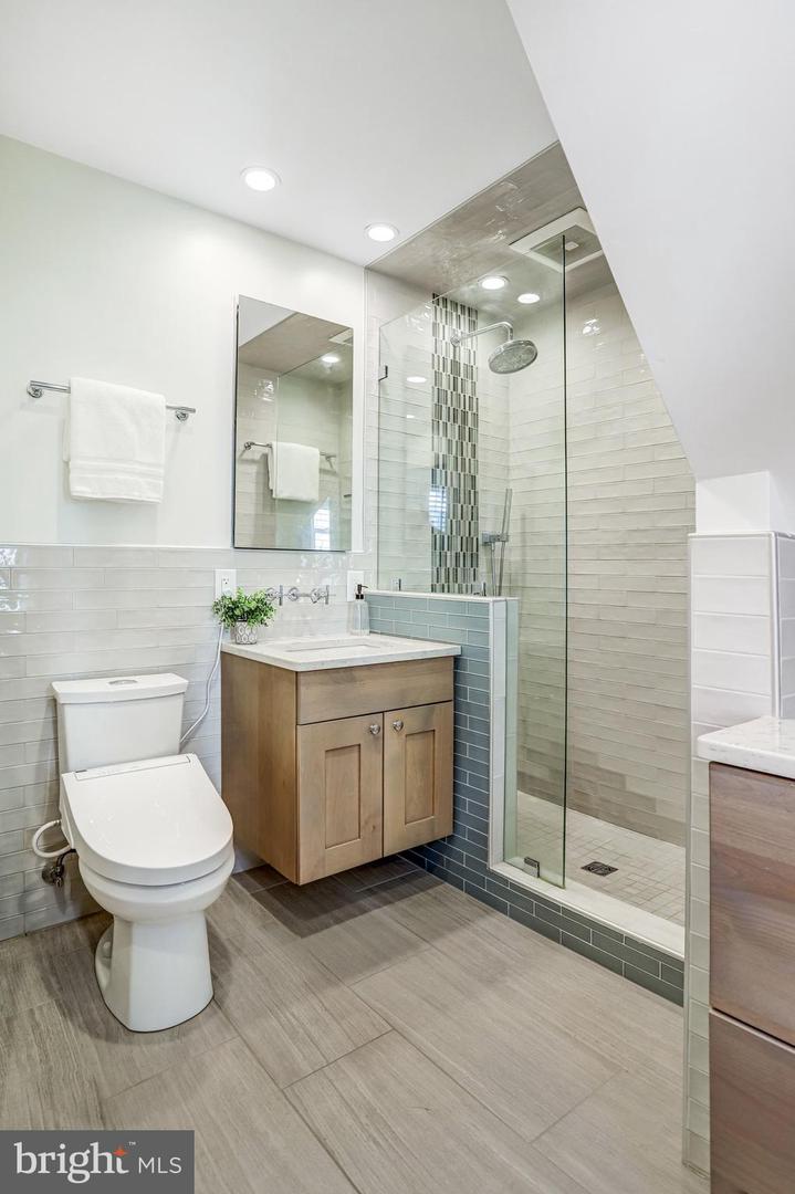 2708 SYCAMORE ST, ALEXANDRIA, Virginia 22305, 2 Bedrooms Bedrooms, ,2 BathroomsBathrooms,Residential,For sale,2708 SYCAMORE ST,VAAX2052128 MLS # VAAX2052128 2708 SYCAMORE ST, ALEXANDRIA, Virginia 22305, 2 Bedrooms Bedrooms, ,2 BathroomsBathrooms,Residential,For sale,2708 SYCAMORE ST,VAAX2052128 MLS # VAAX2052128