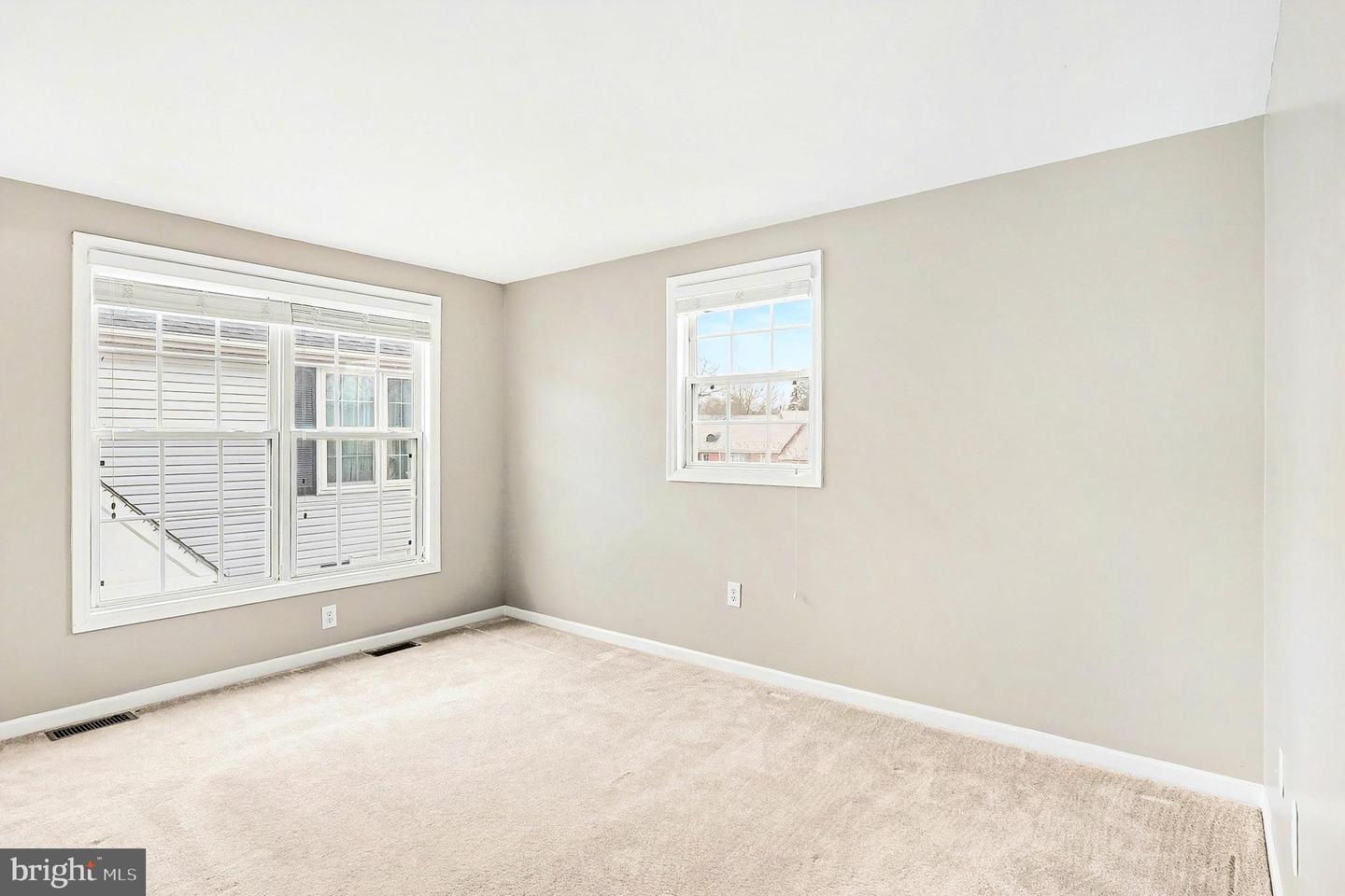 122 E GLEBE RD, ALEXANDRIA, Virginia 22305, 3 Bedrooms Bedrooms, 11 Rooms Rooms,3 BathroomsBathrooms,Residential,For sale,122 E GLEBE RD,VAAX2052250 MLS # VAAX2052250