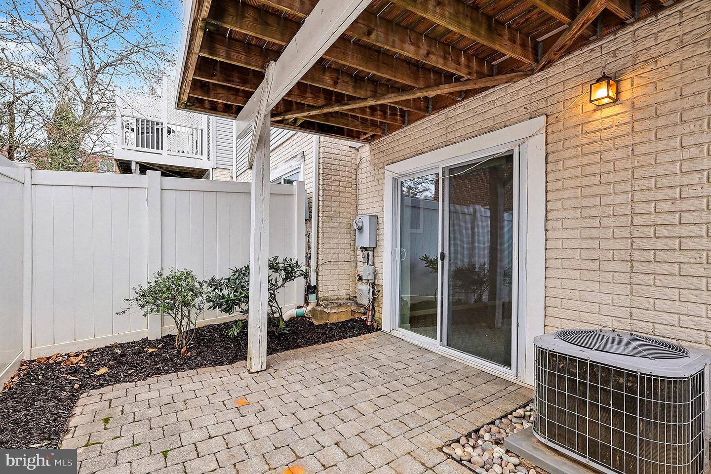 122 E GLEBE RD, ALEXANDRIA, Virginia 22305, 3 Bedrooms Bedrooms, 11 Rooms Rooms,3 BathroomsBathrooms,Residential,For sale,122 E GLEBE RD,VAAX2052250 MLS # VAAX2052250