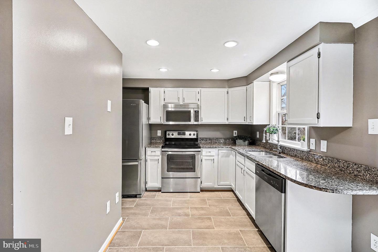 122 E GLEBE RD, ALEXANDRIA, Virginia 22305, 3 Bedrooms Bedrooms, 11 Rooms Rooms,3 BathroomsBathrooms,Residential,For sale,122 E GLEBE RD,VAAX2052250 MLS # VAAX2052250