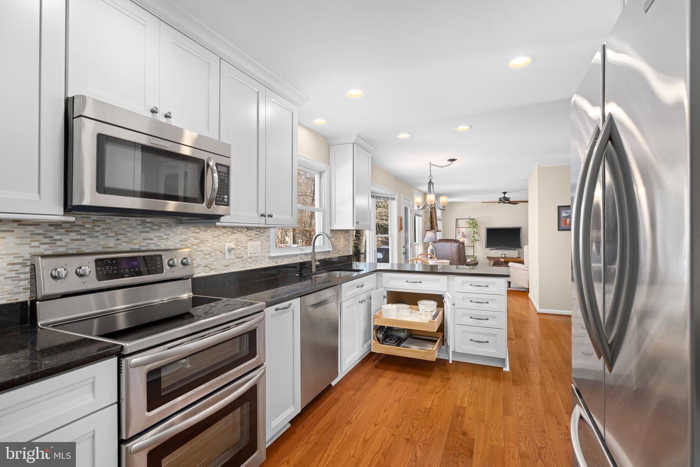 9616 OAKINGTON DR, FAIRFAX STATION, Virginia 22039, 4 Bedrooms Bedrooms, ,3 BathroomsBathrooms,Residential,For sale,9616 OAKINGTON DR,VAFX2282284 MLS # VAFX2282284