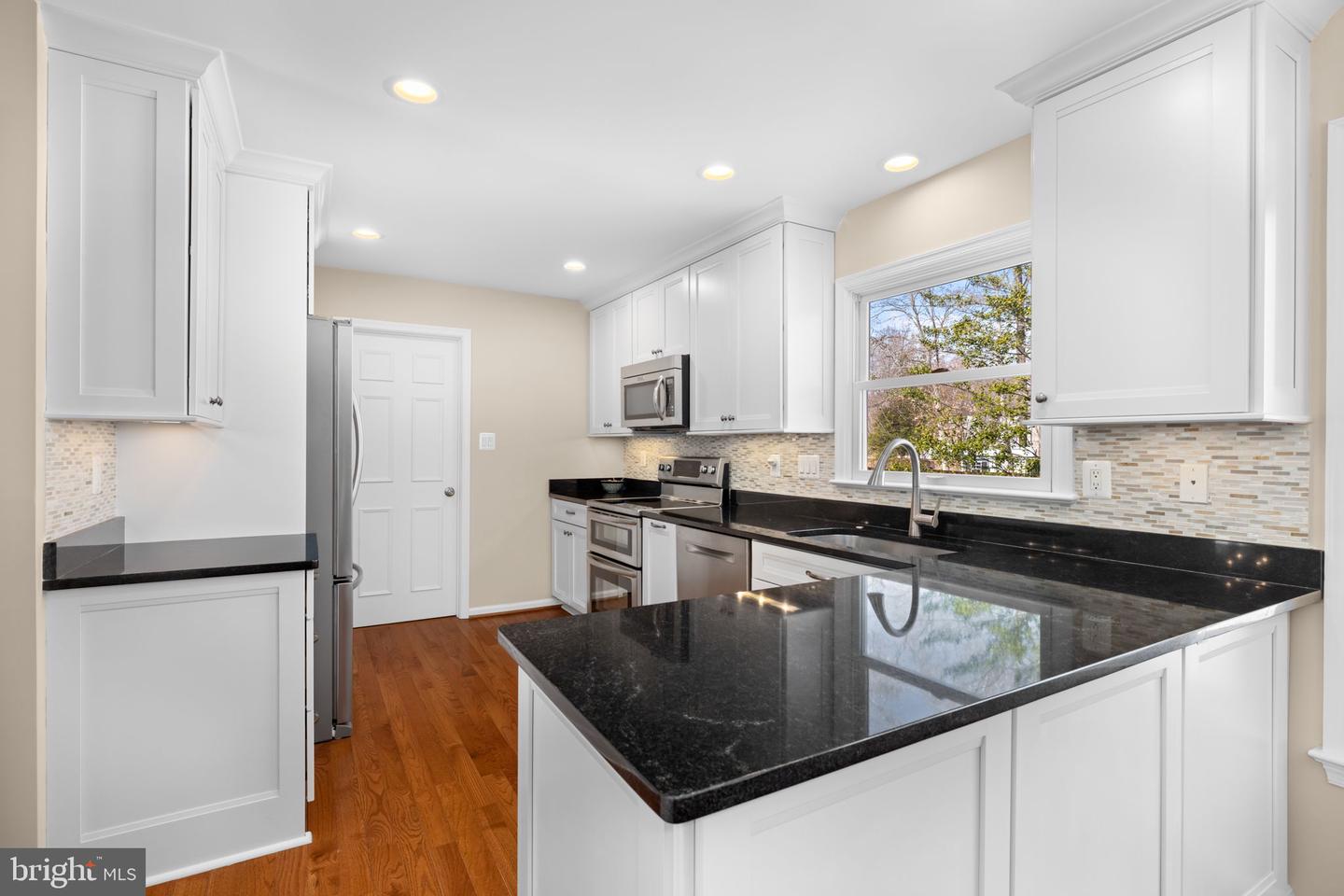 9616 OAKINGTON DR, FAIRFAX STATION, Virginia 22039, 4 Bedrooms Bedrooms, ,3 BathroomsBathrooms,Residential,For sale,9616 OAKINGTON DR,VAFX2282284 MLS # VAFX2282284