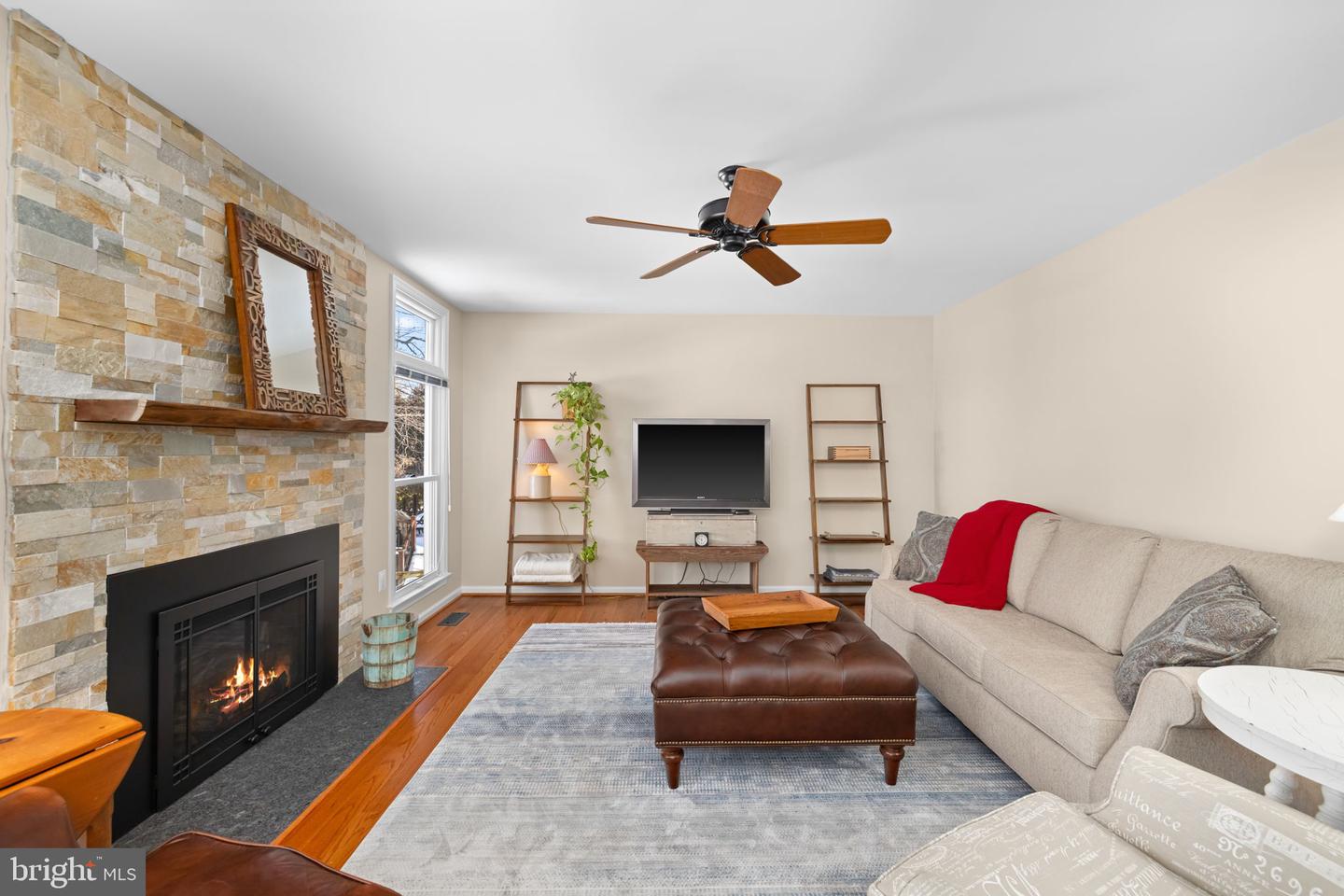 9616 OAKINGTON DR, FAIRFAX STATION, Virginia 22039, 4 Bedrooms Bedrooms, ,3 BathroomsBathrooms,Residential,For sale,9616 OAKINGTON DR,VAFX2282284 MLS # VAFX2282284