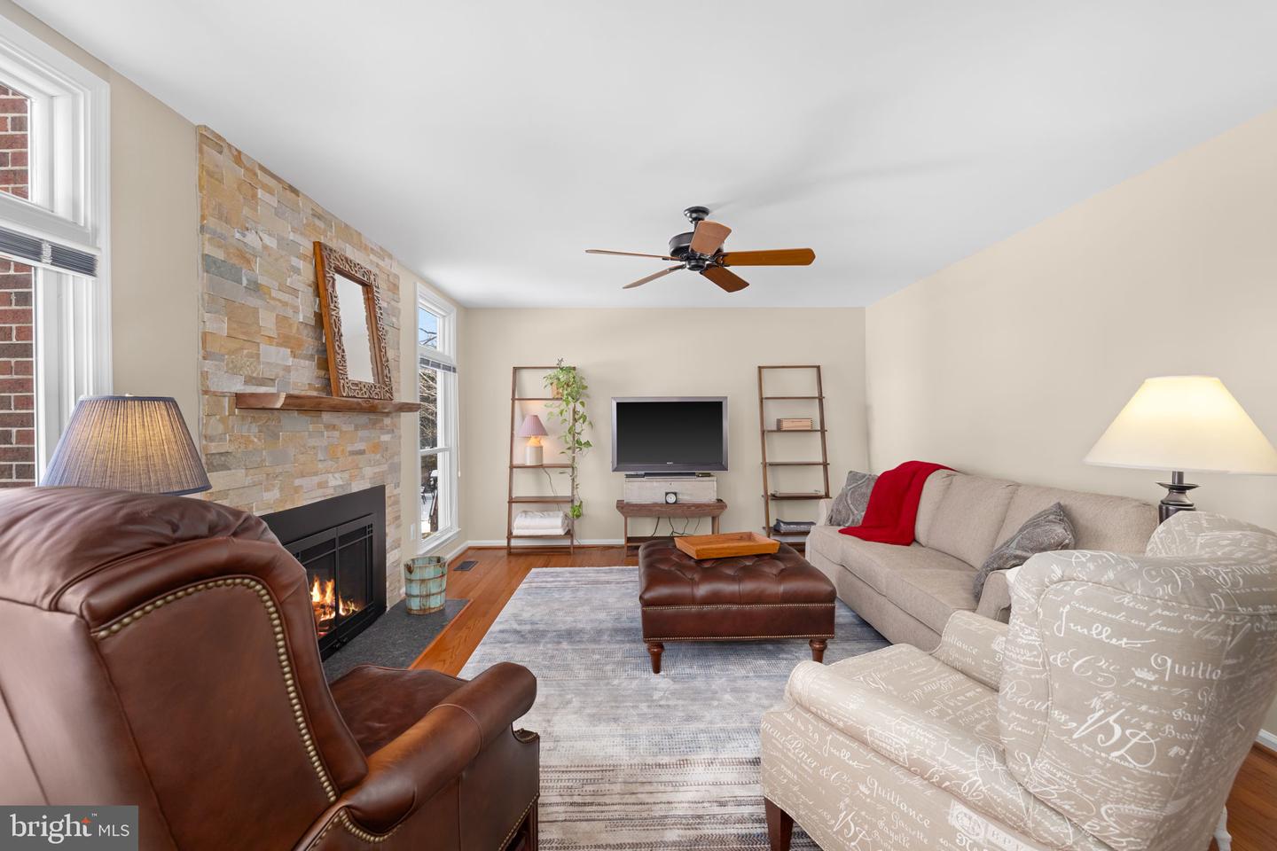 9616 OAKINGTON DR, FAIRFAX STATION, Virginia 22039, 4 Bedrooms Bedrooms, ,3 BathroomsBathrooms,Residential,For sale,9616 OAKINGTON DR,VAFX2282284 MLS # VAFX2282284