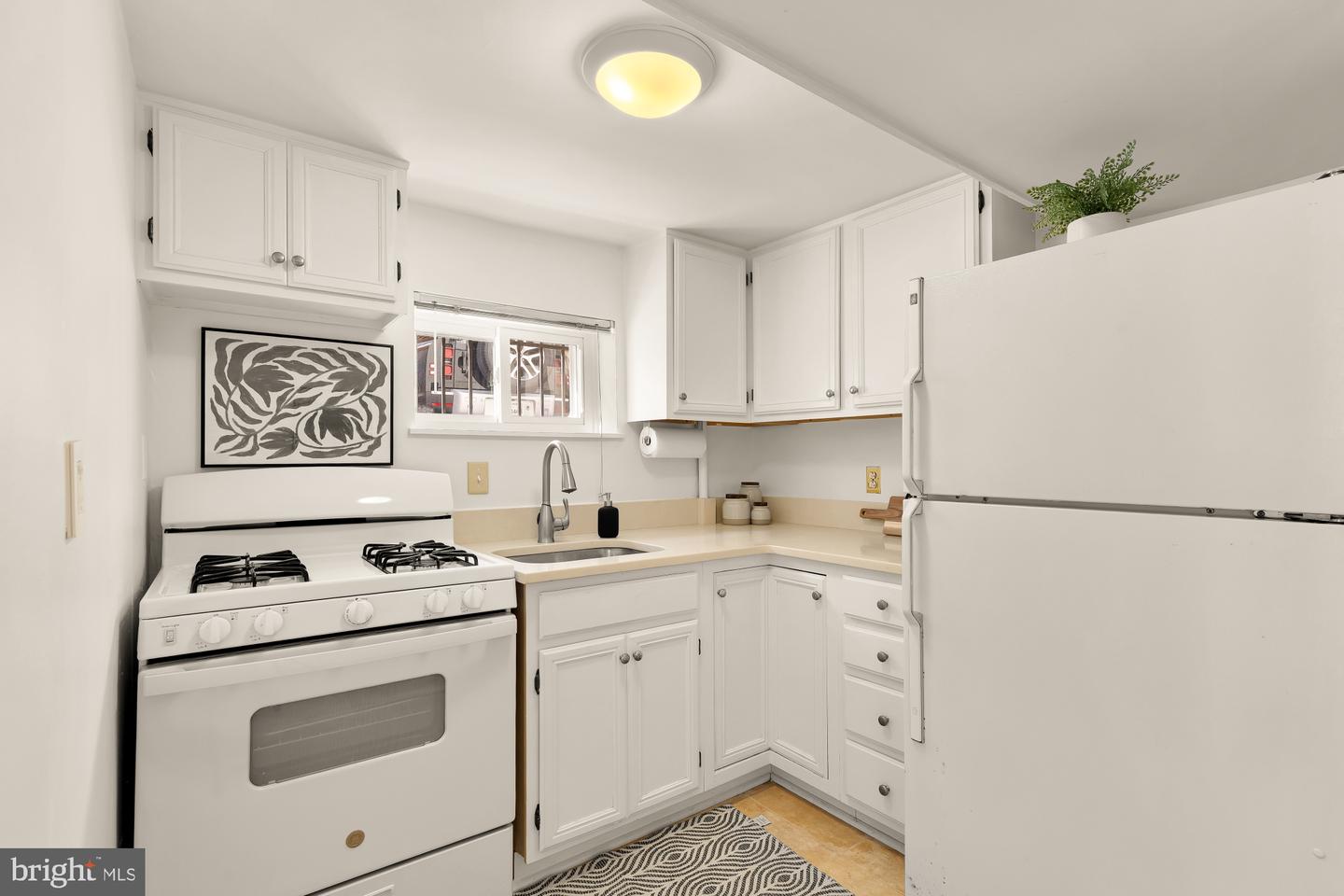 1829 RIGGS PL NW, WASHINGTON, District Of Columbia 20009, 4 Bedrooms Bedrooms, ,3 BathroomsBathrooms,Residential,For sale,1829 RIGGS PL NW,DCDC2234850 MLS # DCDC2234850