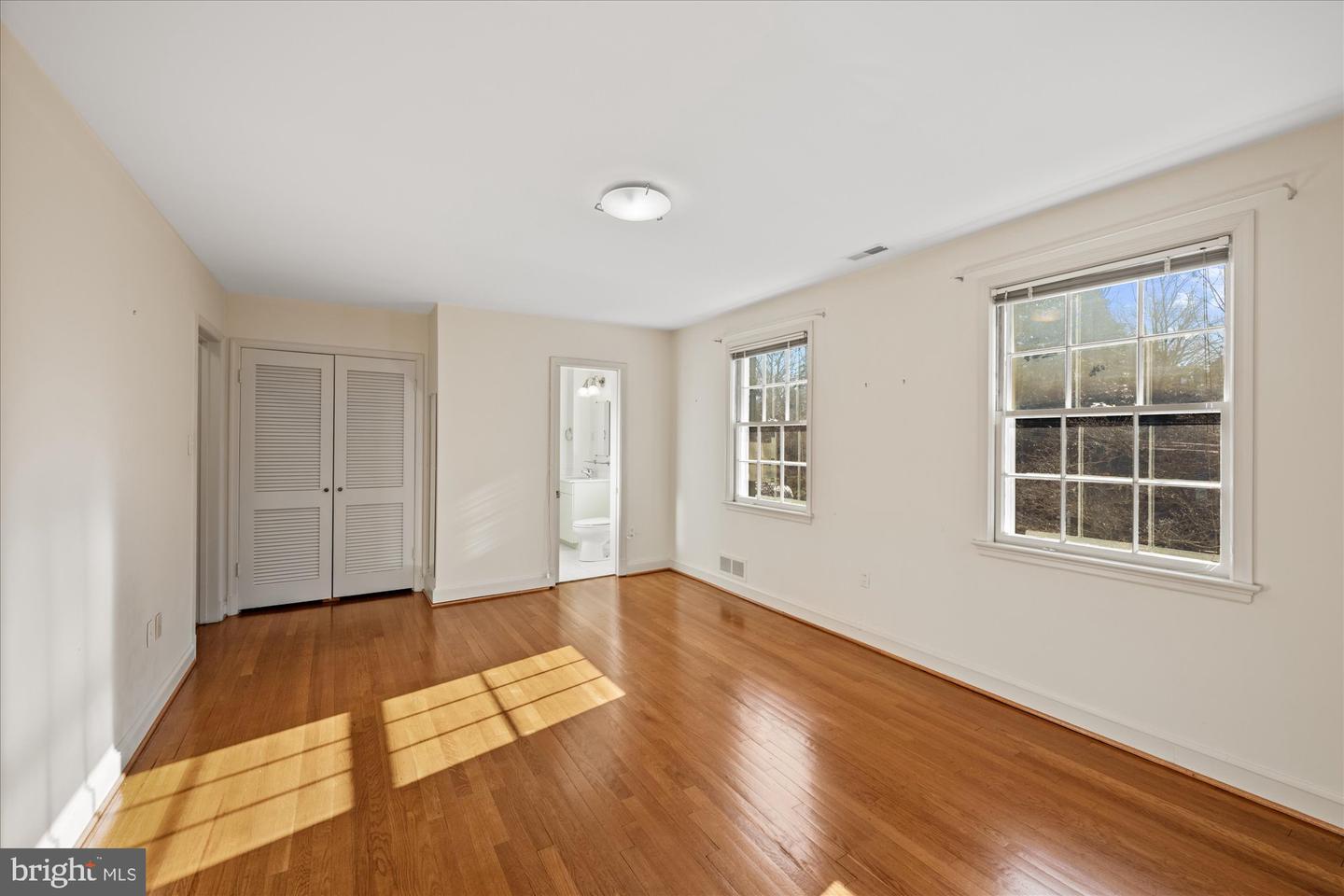 4238 50TH ST NW, WASHINGTON, District Of Columbia 20016, 4 Bedrooms Bedrooms, ,4 BathroomsBathrooms,Residential,For sale,4238 50TH ST NW,DCDC2235038 MLS # DCDC2235038