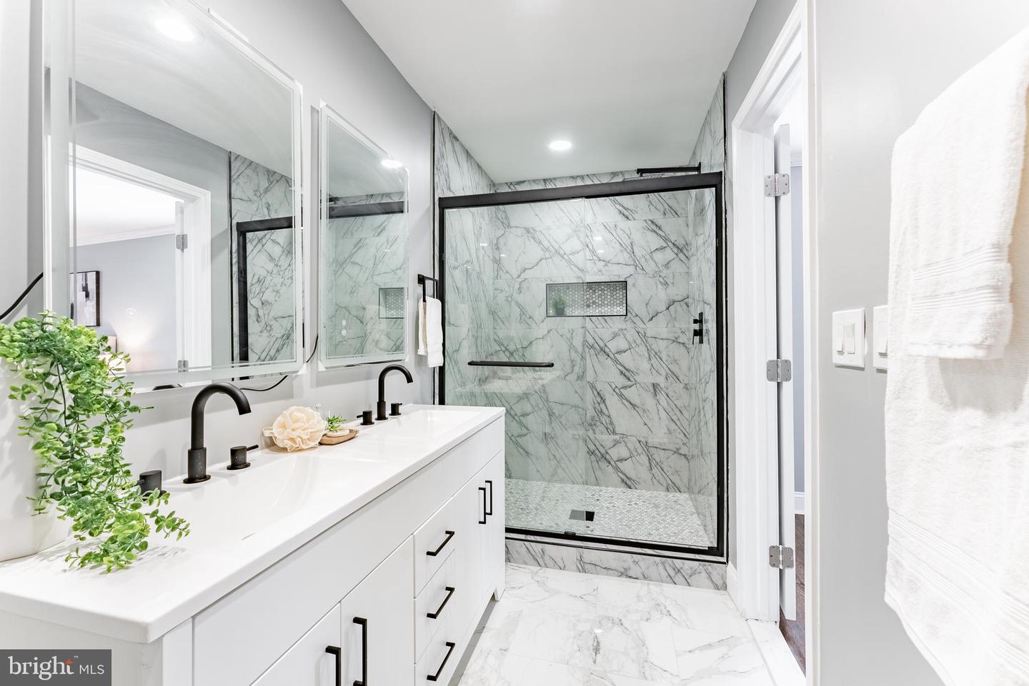 7510 MILWAY DR, ALEXANDRIA, Virginia 22306, 5 Bedrooms Bedrooms, ,3 BathroomsBathrooms,Residential,For sale,7510 MILWAY DR,VAFX2282838 MLS # VAFX2282838 7510 MILWAY DR, ALEXANDRIA, Virginia 22306, 5 Bedrooms Bedrooms, ,3 BathroomsBathrooms,Residential,For sale,7510 MILWAY DR,VAFX2282838 MLS # VAFX2282838