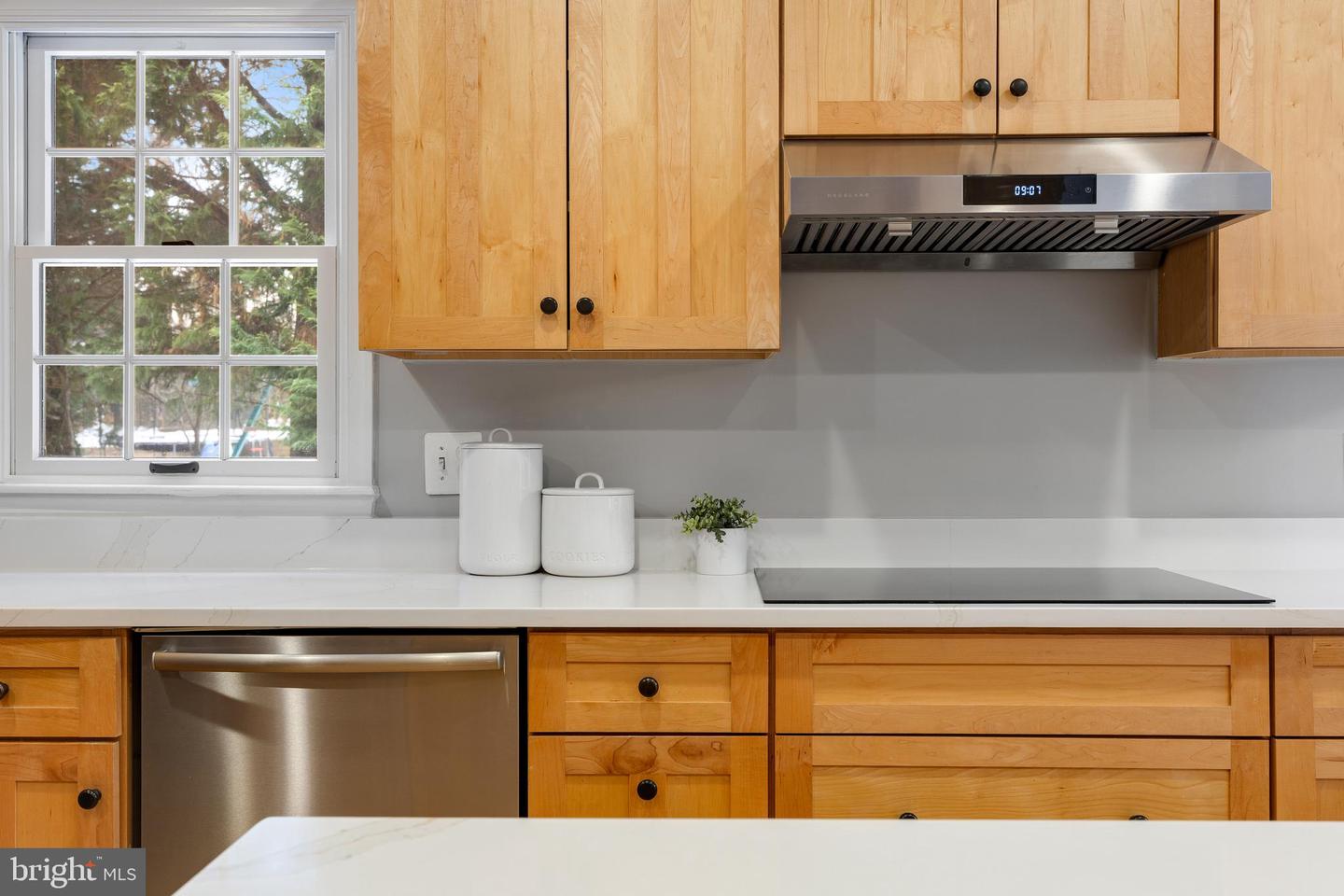 6443 LINWAY TER, MCLEAN, Virginia 22101, 5 Bedrooms Bedrooms, ,3 BathroomsBathrooms,Residential,For sale,6443 LINWAY TER,VAFX2282578 MLS # VAFX2282578 6443 LINWAY TER, MCLEAN, Virginia 22101, 5 Bedrooms Bedrooms, ,3 BathroomsBathrooms,Residential,For sale,6443 LINWAY TER,VAFX2282578 MLS # VAFX2282578