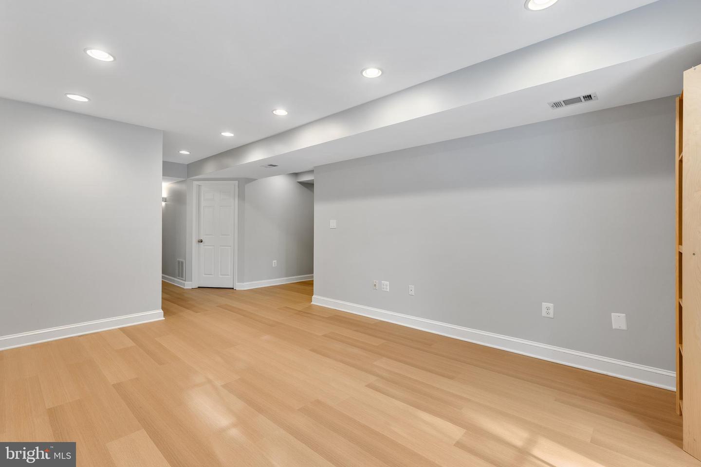 6443 LINWAY TER, MCLEAN, Virginia 22101, 5 Bedrooms Bedrooms, ,3 BathroomsBathrooms,Residential,For sale,6443 LINWAY TER,VAFX2282578 MLS # VAFX2282578 6443 LINWAY TER, MCLEAN, Virginia 22101, 5 Bedrooms Bedrooms, ,3 BathroomsBathrooms,Residential,For sale,6443 LINWAY TER,VAFX2282578 MLS # VAFX2282578