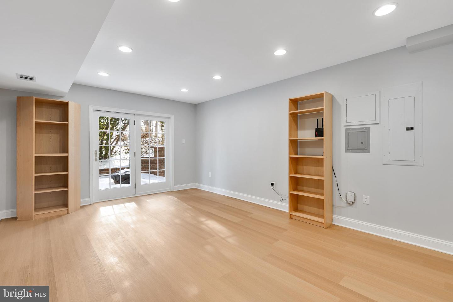 6443 LINWAY TER, MCLEAN, Virginia 22101, 5 Bedrooms Bedrooms, ,3 BathroomsBathrooms,Residential,For sale,6443 LINWAY TER,VAFX2282578 MLS # VAFX2282578 6443 LINWAY TER, MCLEAN, Virginia 22101, 5 Bedrooms Bedrooms, ,3 BathroomsBathrooms,Residential,For sale,6443 LINWAY TER,VAFX2282578 MLS # VAFX2282578