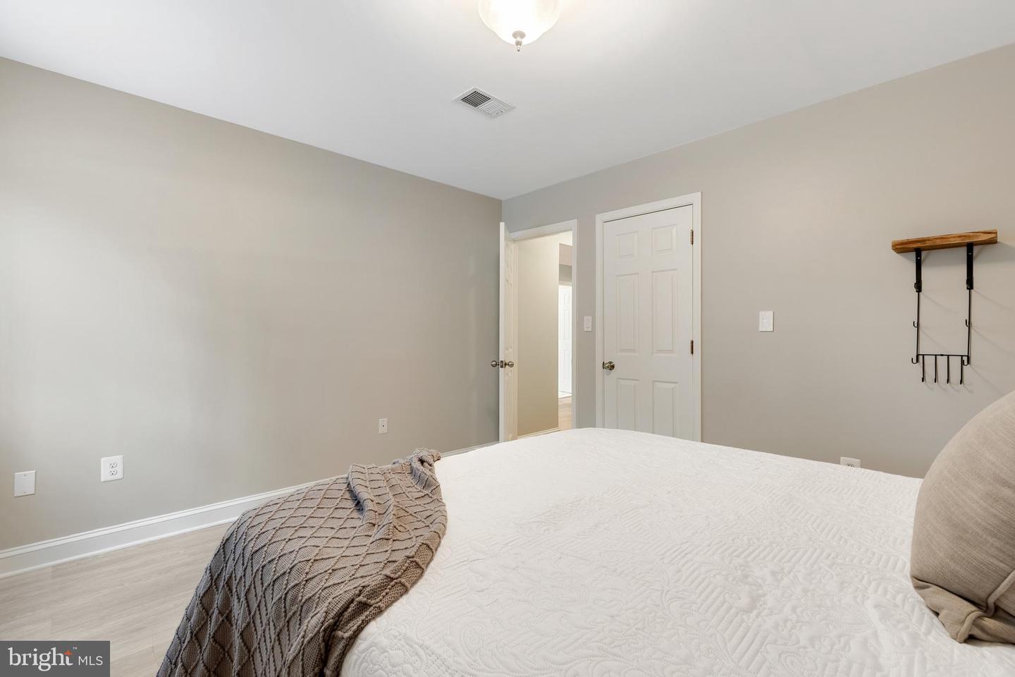 6443 LINWAY TER, MCLEAN, Virginia 22101, 5 Bedrooms Bedrooms, ,3 BathroomsBathrooms,Residential,For sale,6443 LINWAY TER,VAFX2282578 MLS # VAFX2282578 6443 LINWAY TER, MCLEAN, Virginia 22101, 5 Bedrooms Bedrooms, ,3 BathroomsBathrooms,Residential,For sale,6443 LINWAY TER,VAFX2282578 MLS # VAFX2282578