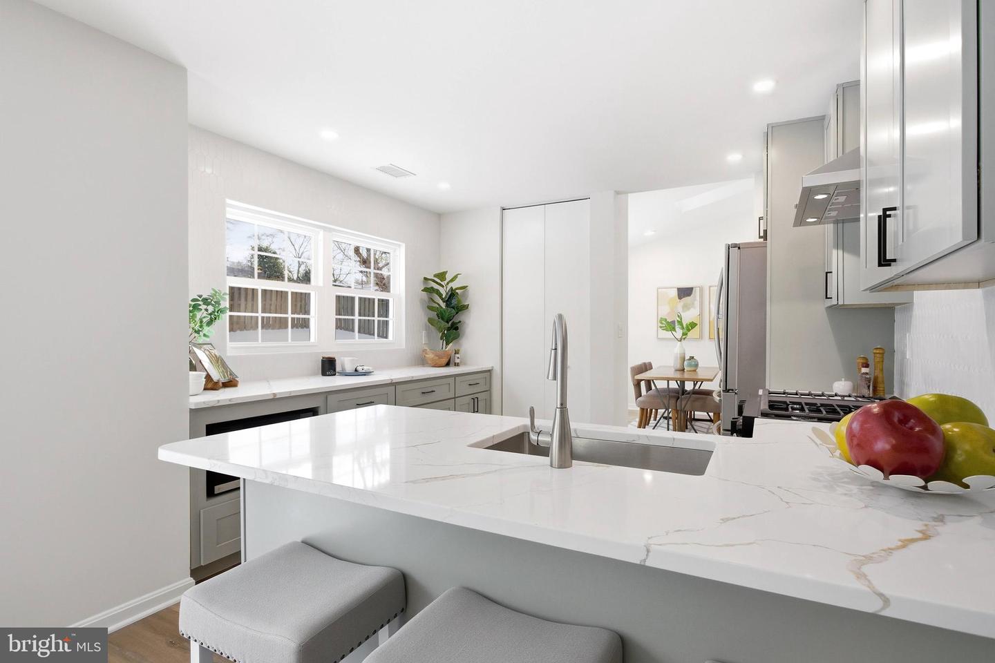 6519 SARA ALYCE CT, BURKE, Virginia 22015, 3 Bedrooms Bedrooms, ,2 BathroomsBathrooms,Residential,For sale,6519 SARA ALYCE CT,VAFX2283346 MLS # VAFX2283346