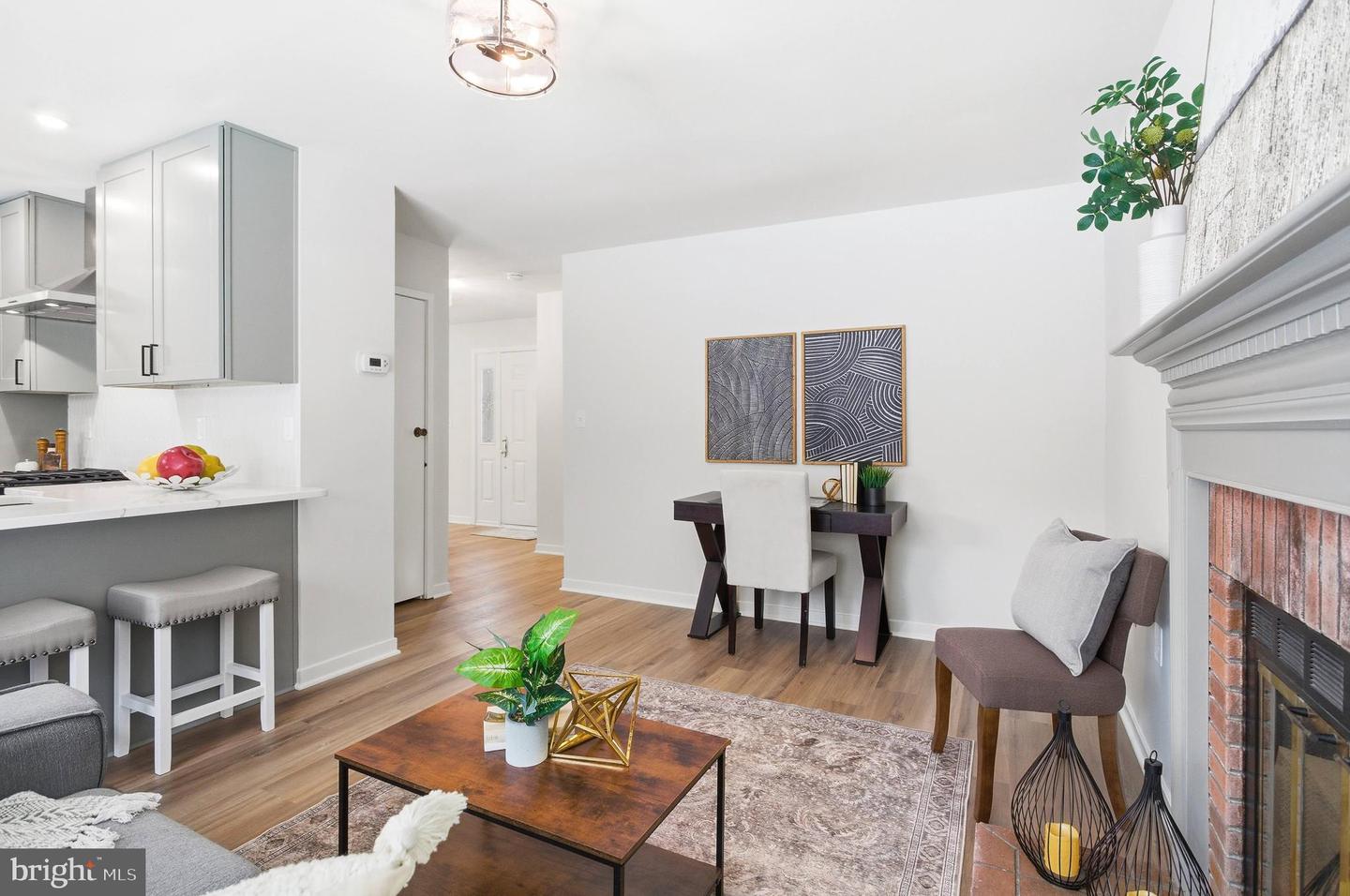 6519 SARA ALYCE CT, BURKE, Virginia 22015, 3 Bedrooms Bedrooms, ,2 BathroomsBathrooms,Residential,For sale,6519 SARA ALYCE CT,VAFX2283346 MLS # VAFX2283346