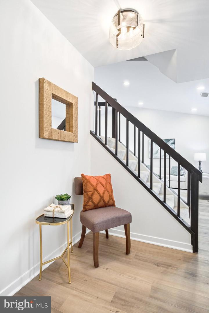 6519 SARA ALYCE CT, BURKE, Virginia 22015, 3 Bedrooms Bedrooms, ,2 BathroomsBathrooms,Residential,For sale,6519 SARA ALYCE CT,VAFX2283346 MLS # VAFX2283346