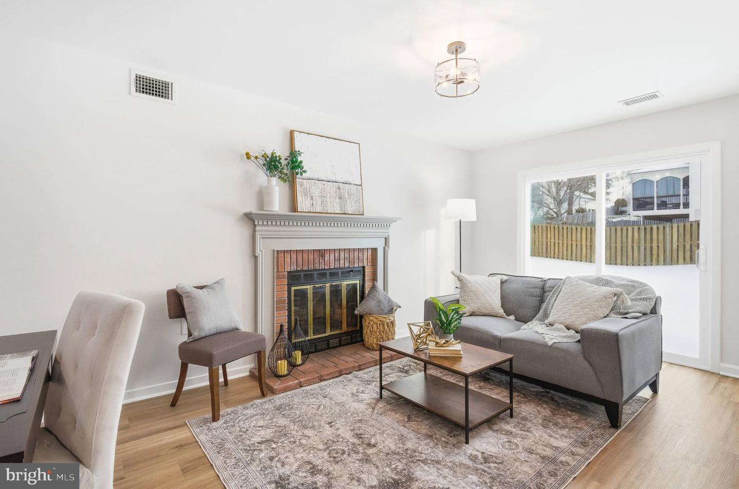 6519 SARA ALYCE CT, BURKE, Virginia 22015, 3 Bedrooms Bedrooms, ,2 BathroomsBathrooms,Residential,For sale,6519 SARA ALYCE CT,VAFX2283346 MLS # VAFX2283346