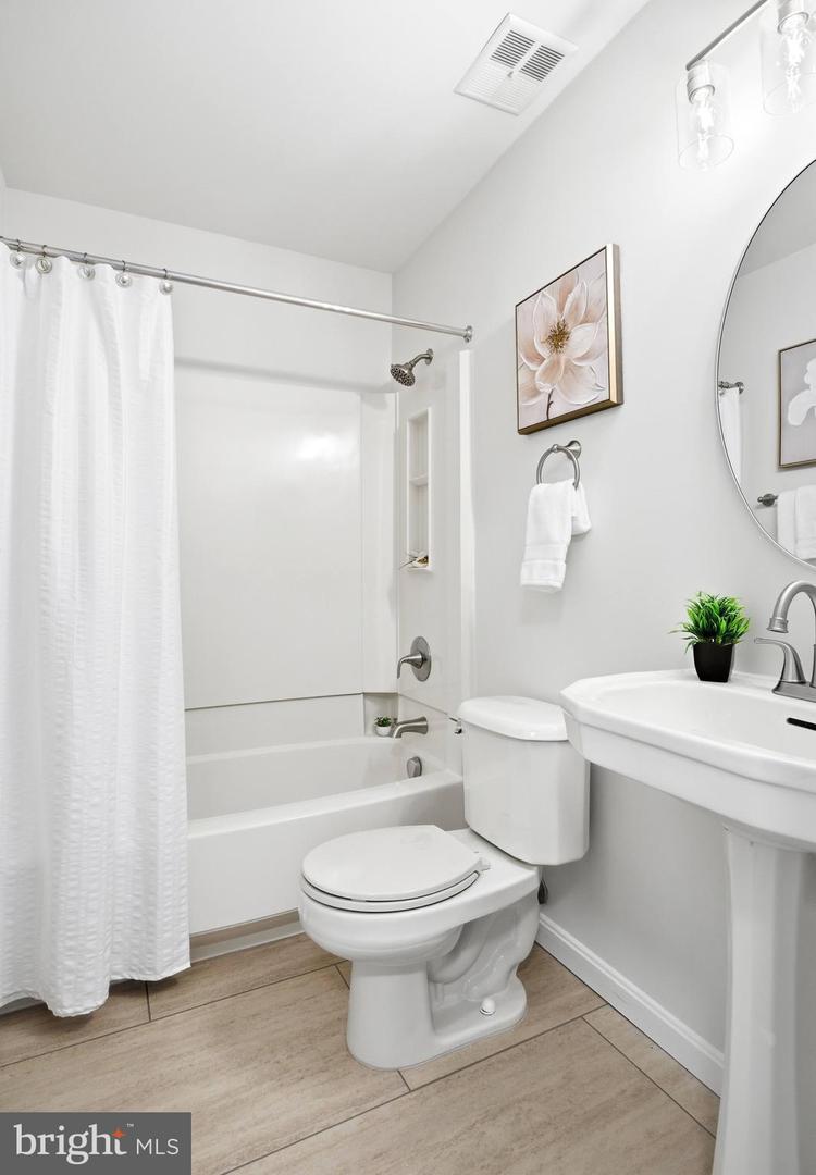 6519 SARA ALYCE CT, BURKE, Virginia 22015, 3 Bedrooms Bedrooms, ,2 BathroomsBathrooms,Residential,For sale,6519 SARA ALYCE CT,VAFX2283346 MLS # VAFX2283346