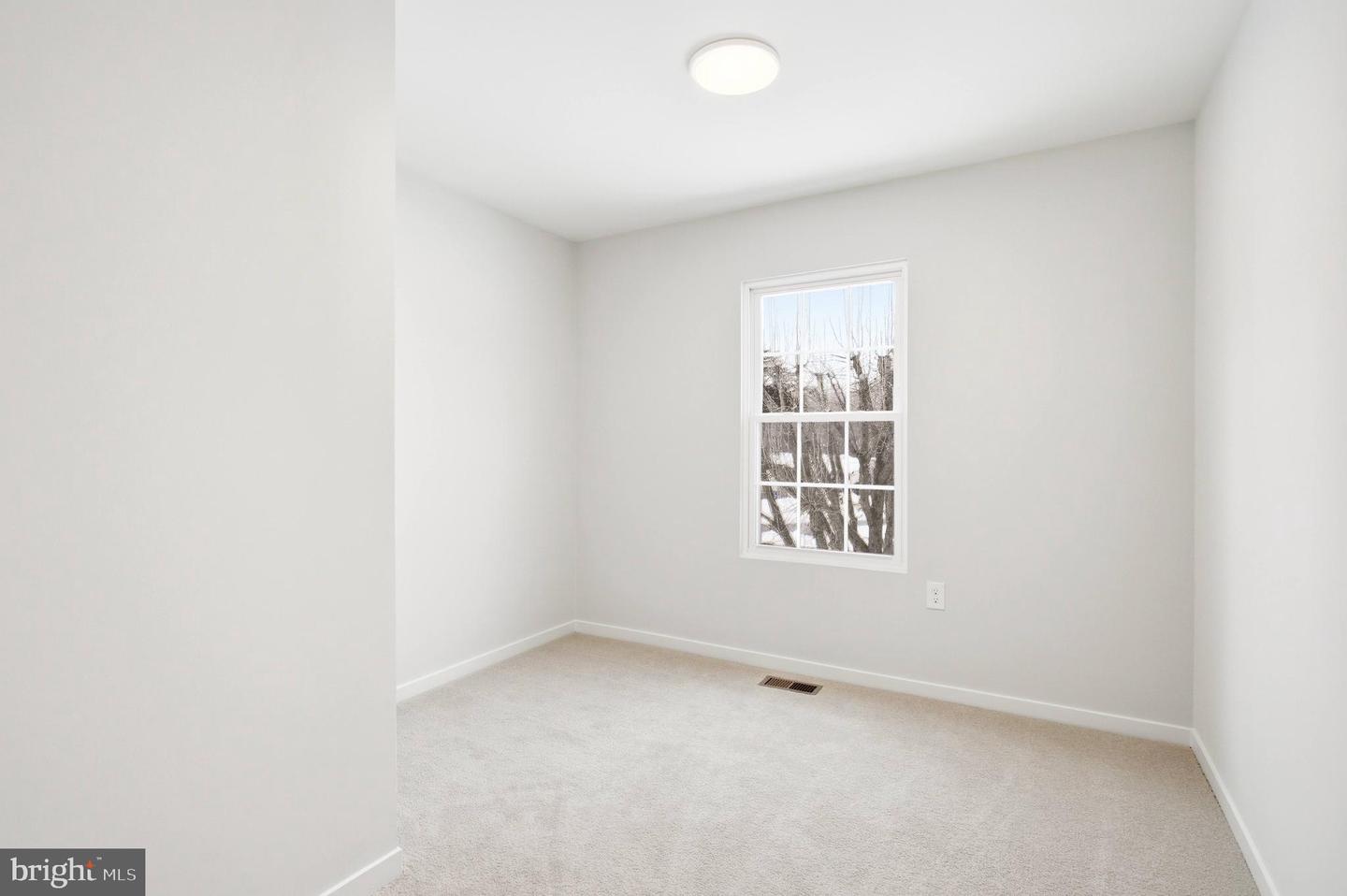 6519 SARA ALYCE CT, BURKE, Virginia 22015, 3 Bedrooms Bedrooms, ,2 BathroomsBathrooms,Residential,For sale,6519 SARA ALYCE CT,VAFX2283346 MLS # VAFX2283346