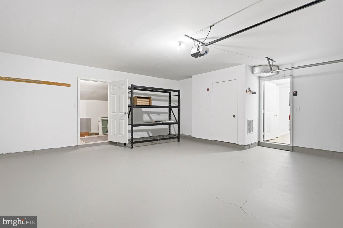 6519 SARA ALYCE CT, BURKE, Virginia 22015, 3 Bedrooms Bedrooms, ,2 BathroomsBathrooms,Residential,For sale,6519 SARA ALYCE CT,VAFX2283346 MLS # VAFX2283346