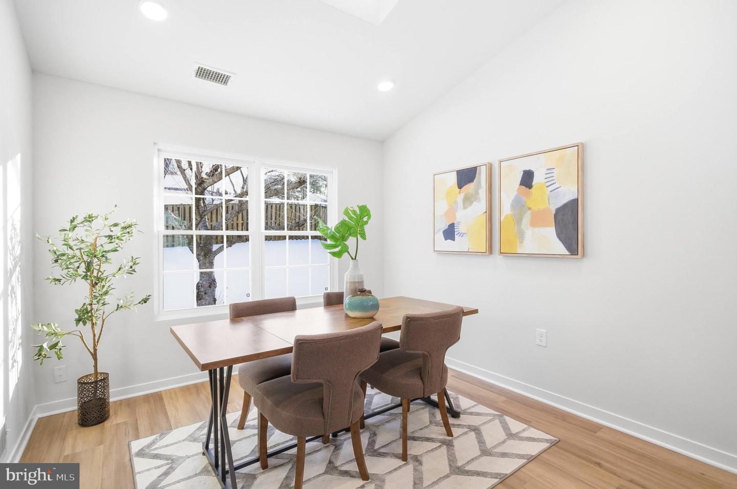 6519 SARA ALYCE CT, BURKE, Virginia 22015, 3 Bedrooms Bedrooms, ,2 BathroomsBathrooms,Residential,For sale,6519 SARA ALYCE CT,VAFX2283346 MLS # VAFX2283346