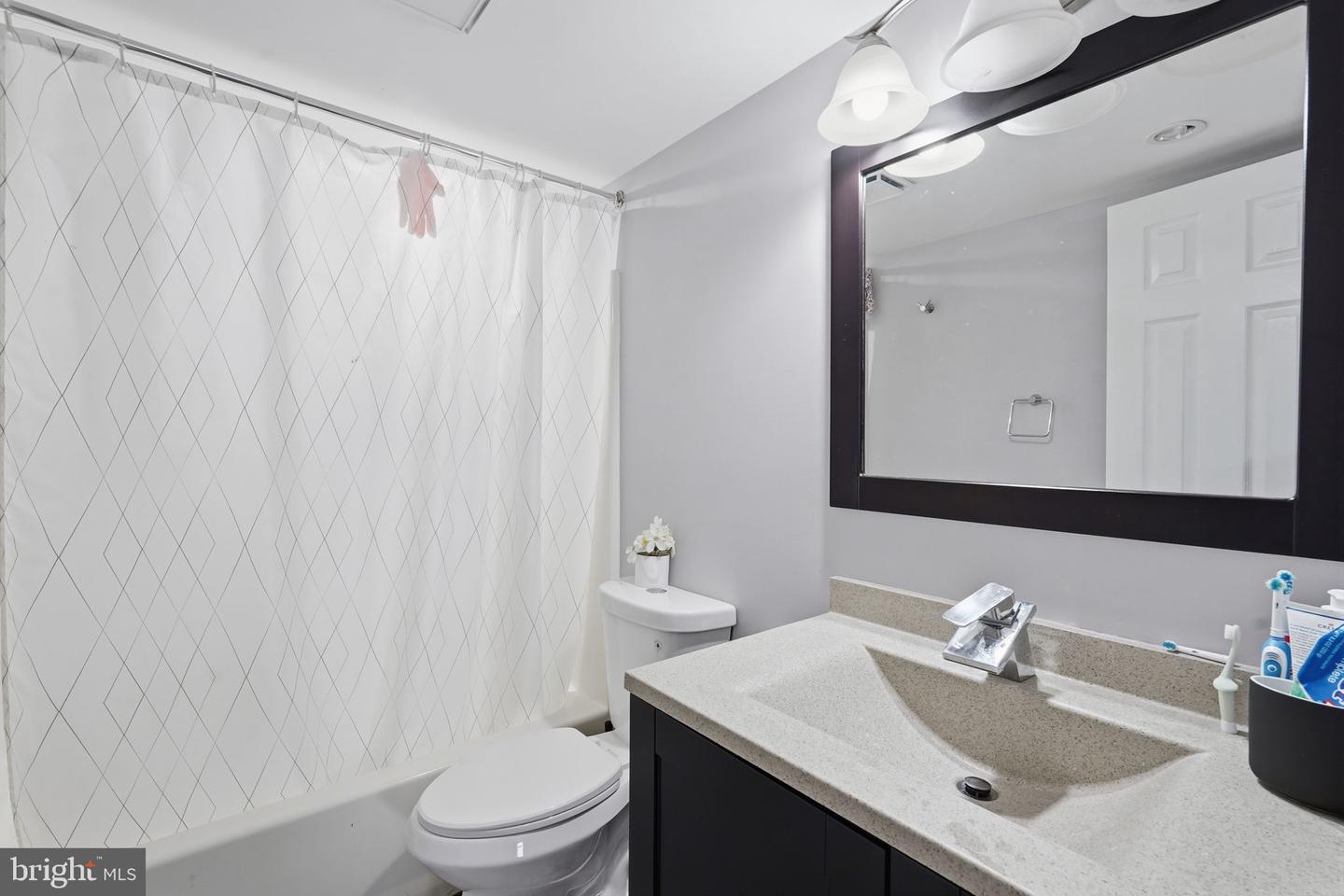 3800 POWELL LN #1104, FALLS CHURCH, Virginia 22041, 2 Bedrooms Bedrooms, ,2 BathroomsBathrooms,Residential,For sale,3800 POWELL LN #1104,VAFX2283572 MLS # VAFX2283572