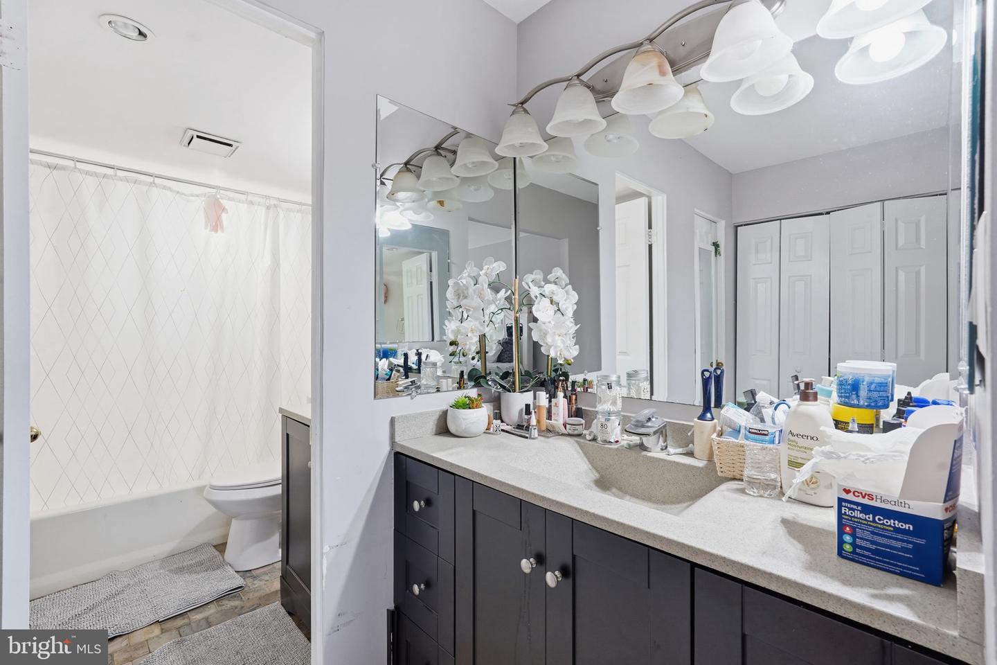 3800 POWELL LN #1104, FALLS CHURCH, Virginia 22041, 2 Bedrooms Bedrooms, ,2 BathroomsBathrooms,Residential,For sale,3800 POWELL LN #1104,VAFX2283572 MLS # VAFX2283572