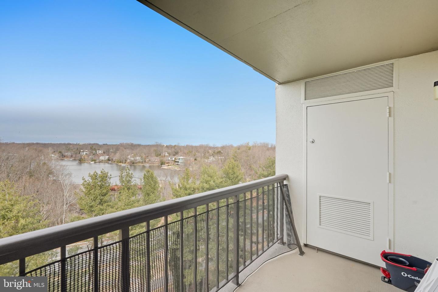 3800 POWELL LN #1104, FALLS CHURCH, Virginia 22041, 2 Bedrooms Bedrooms, ,2 BathroomsBathrooms,Residential,For sale,3800 POWELL LN #1104,VAFX2283572 MLS # VAFX2283572