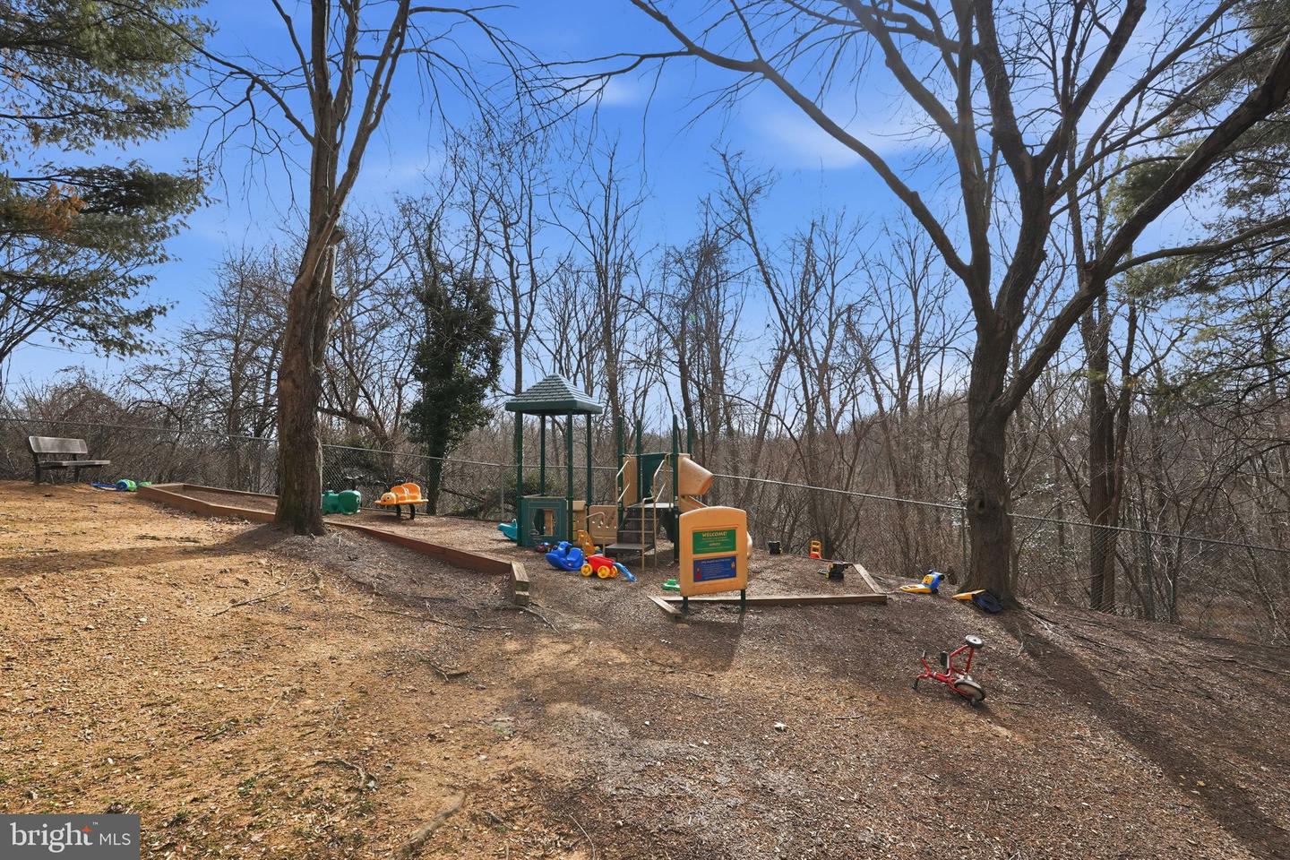 3800 POWELL LN #1104, FALLS CHURCH, Virginia 22041, 2 Bedrooms Bedrooms, ,2 BathroomsBathrooms,Residential,For sale,3800 POWELL LN #1104,VAFX2283572 MLS # VAFX2283572