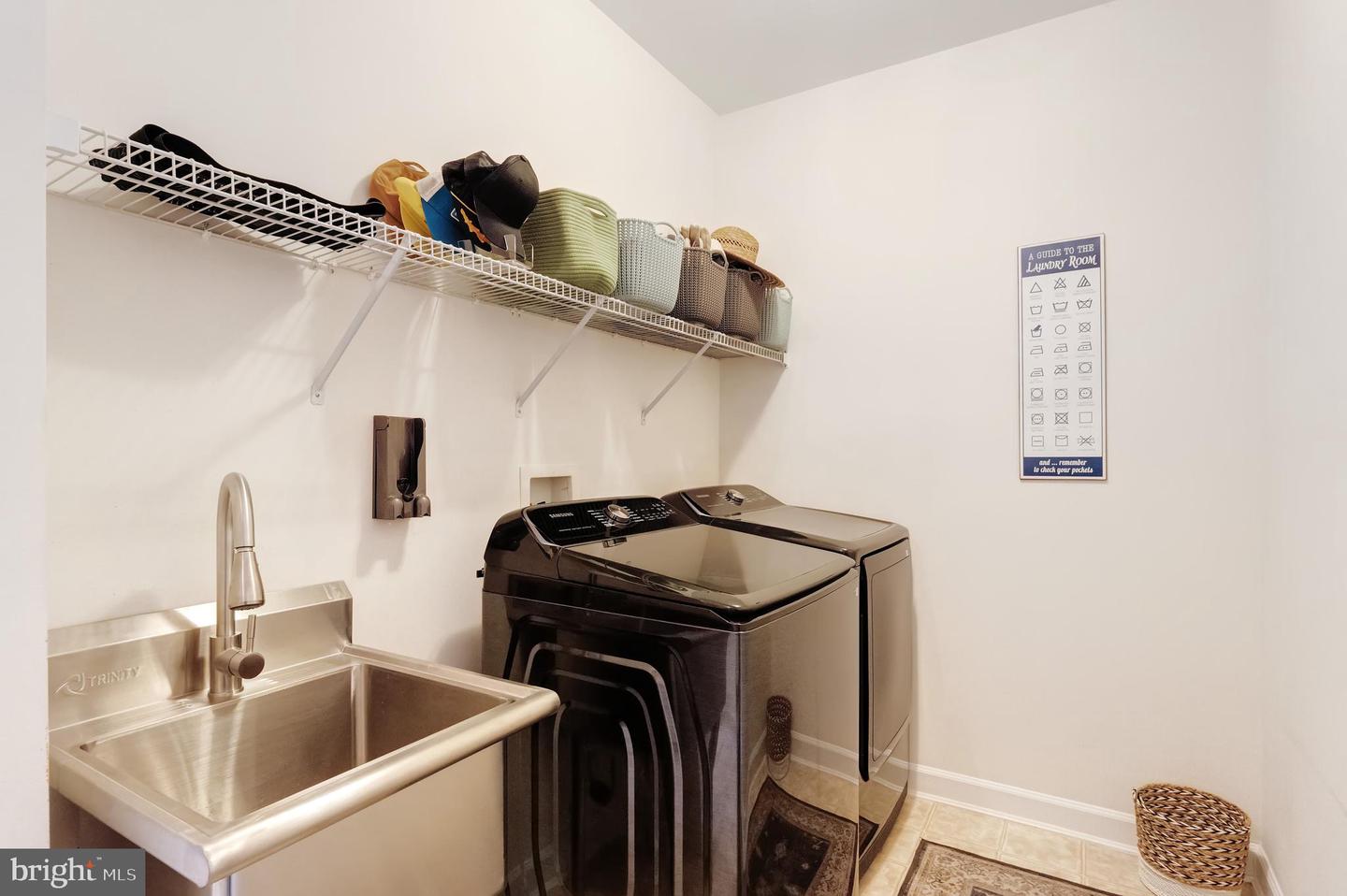 42591 UNBRIDLEDS SONG PL, CHANTILLY, Virginia 20152, 5 Bedrooms Bedrooms, ,4 BathroomsBathrooms,Residential,For sale,42591 UNBRIDLEDS SONG PL,VALO2113136 MLS # VALO2113136