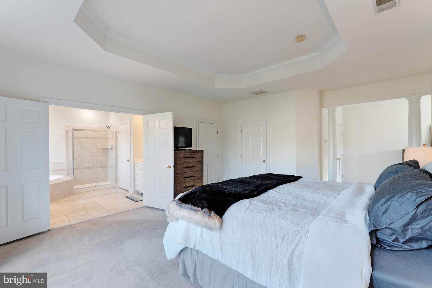 42591 UNBRIDLEDS SONG PL, CHANTILLY, Virginia 20152, 5 Bedrooms Bedrooms, ,4 BathroomsBathrooms,Residential,For sale,42591 UNBRIDLEDS SONG PL,VALO2113136 MLS # VALO2113136