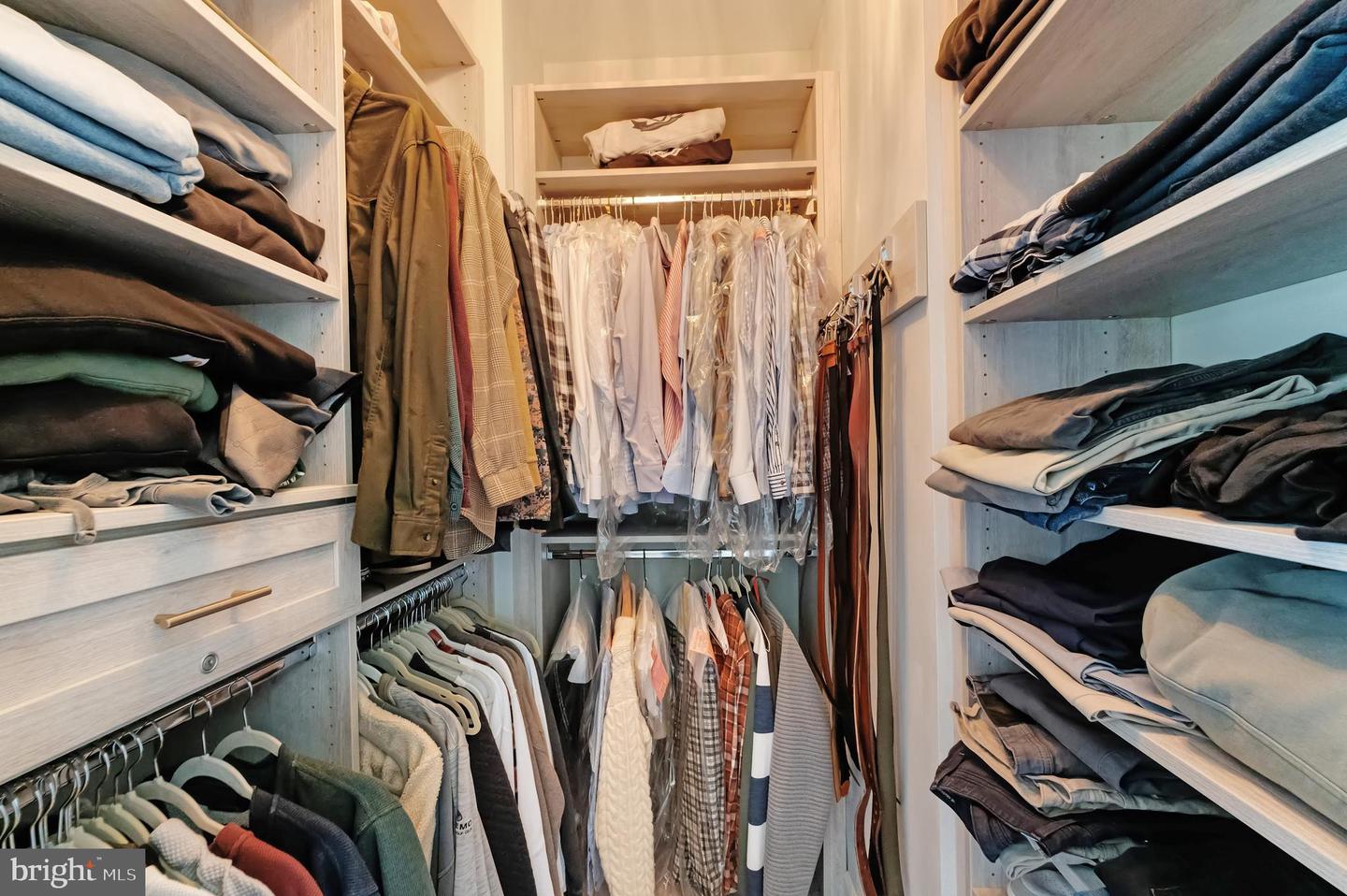 42591 UNBRIDLEDS SONG PL, CHANTILLY, Virginia 20152, 5 Bedrooms Bedrooms, ,4 BathroomsBathrooms,Residential,For sale,42591 UNBRIDLEDS SONG PL,VALO2113136 MLS # VALO2113136