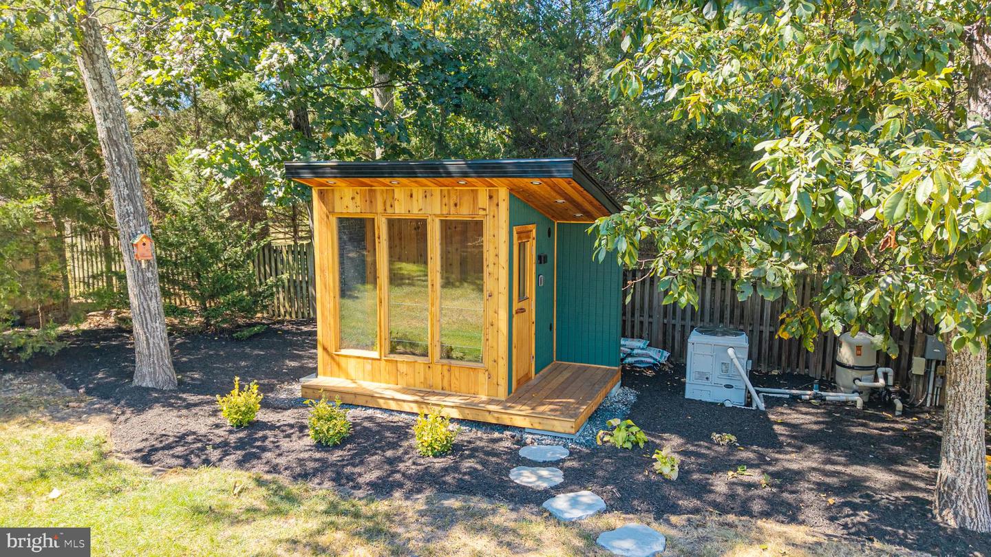 42591 UNBRIDLEDS SONG PL, CHANTILLY, Virginia 20152, 5 Bedrooms Bedrooms, ,4 BathroomsBathrooms,Residential,For sale,42591 UNBRIDLEDS SONG PL,VALO2113136 MLS # VALO2113136