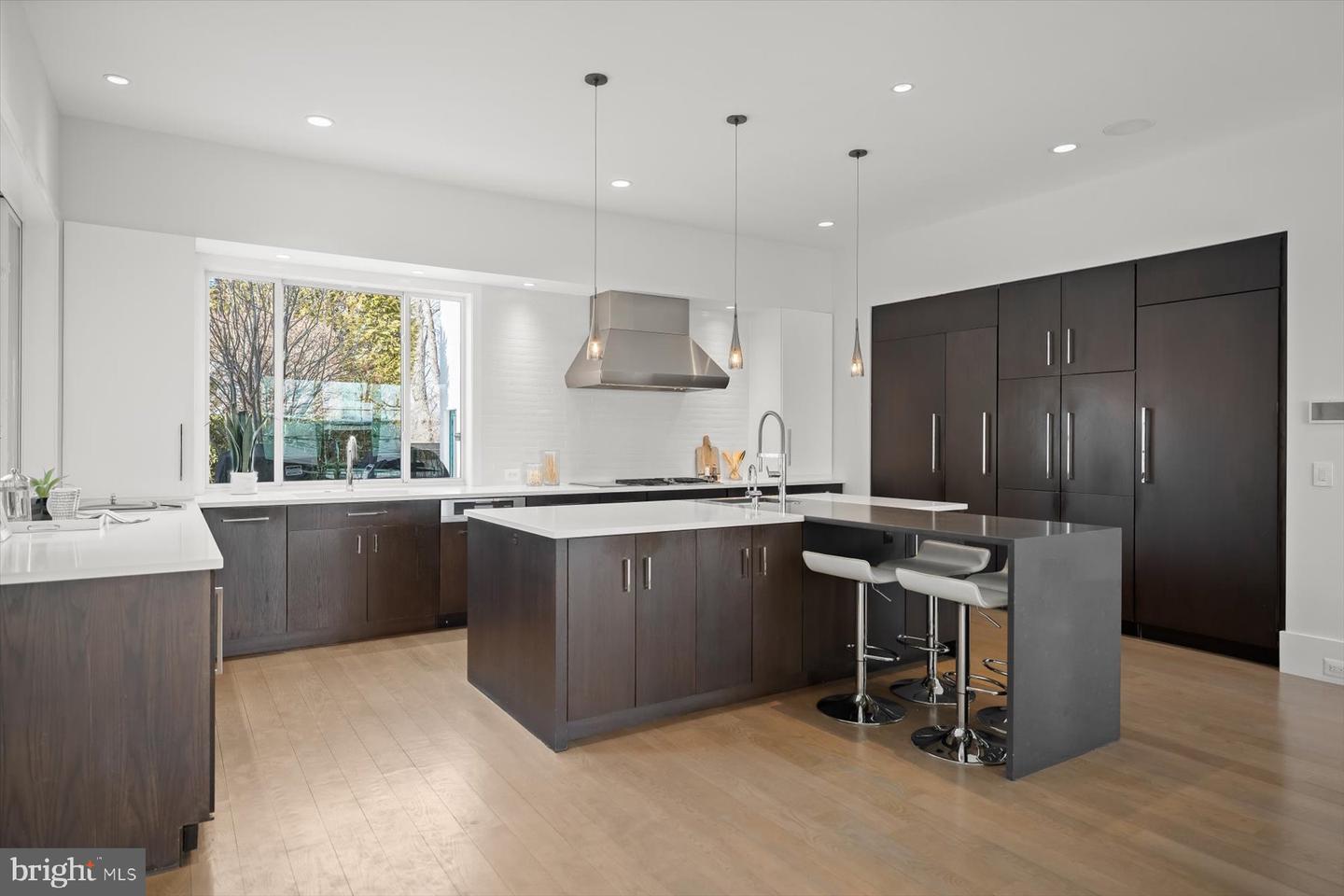 2318 N RICHMOND ST, ARLINGTON, Virginia 22207, 6 Bedrooms Bedrooms, ,6 BathroomsBathrooms,Residential,For sale,2318 N RICHMOND ST,VAAR2067370 MLS # VAAR2067370