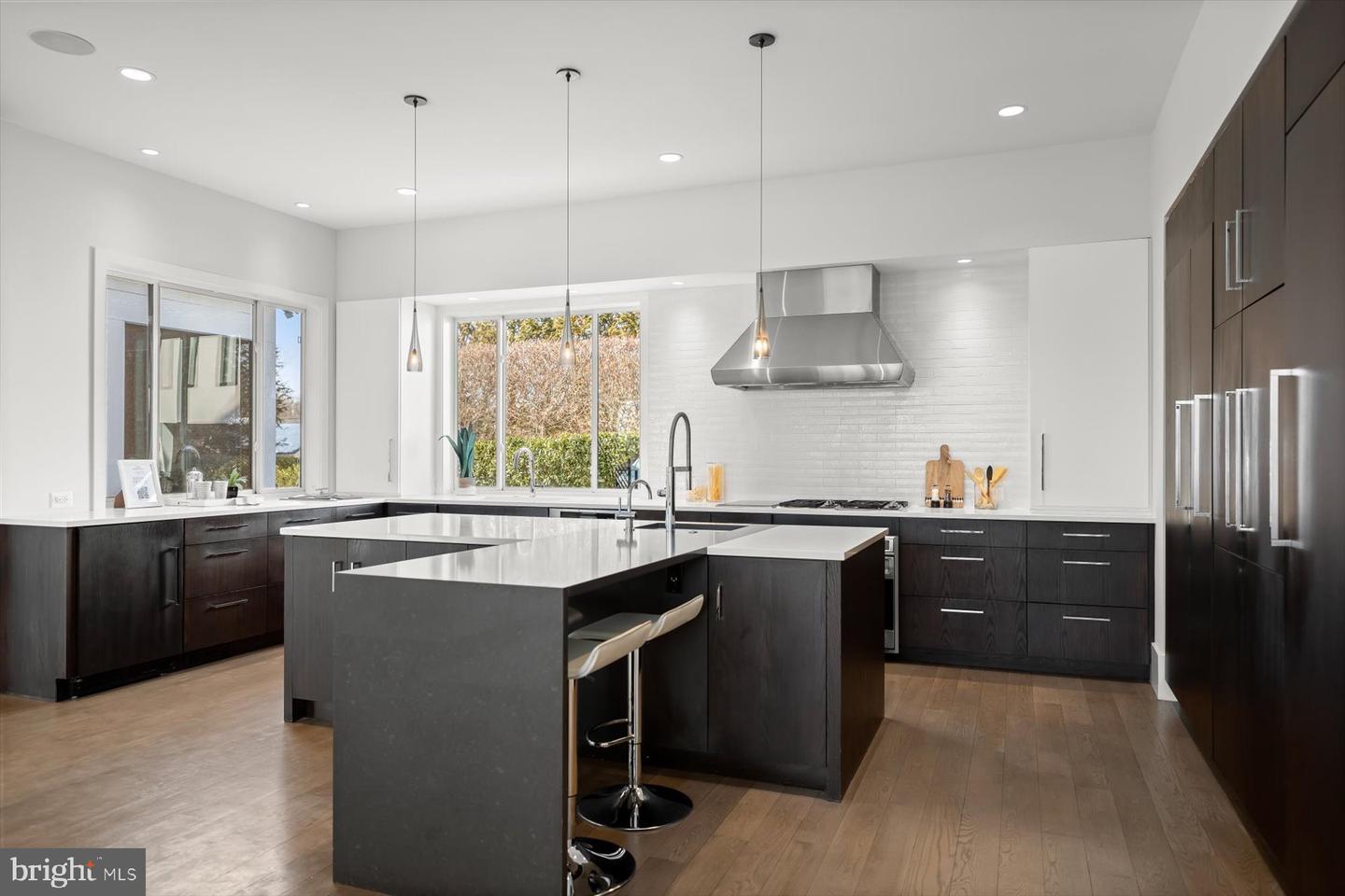 2318 N RICHMOND ST, ARLINGTON, Virginia 22207, 6 Bedrooms Bedrooms, ,6 BathroomsBathrooms,Residential,For sale,2318 N RICHMOND ST,VAAR2067370 MLS # VAAR2067370