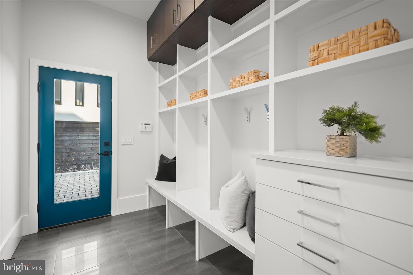 2318 N RICHMOND ST, ARLINGTON, Virginia 22207, 6 Bedrooms Bedrooms, ,6 BathroomsBathrooms,Residential,For sale,2318 N RICHMOND ST,VAAR2067370 MLS # VAAR2067370