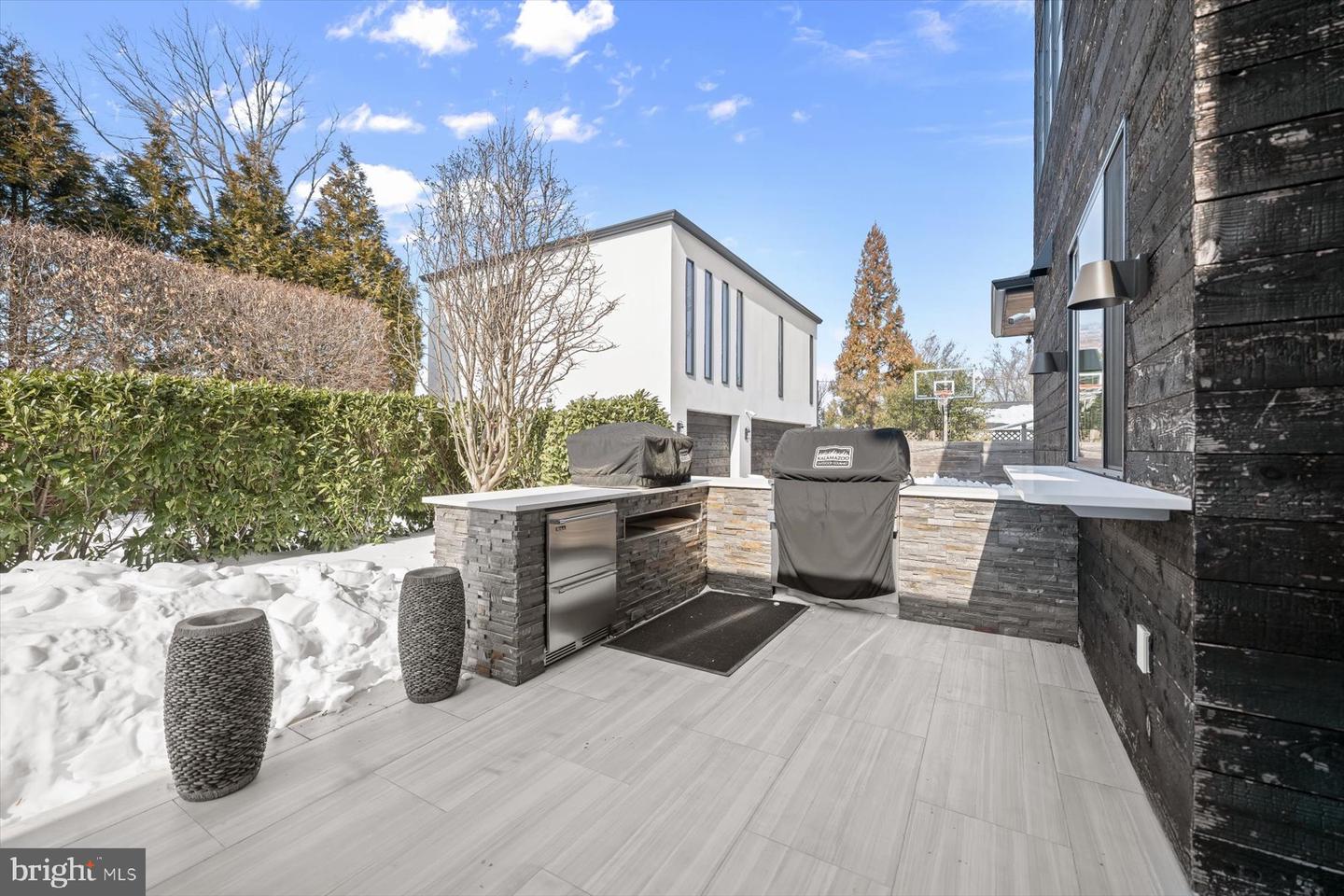 2318 N RICHMOND ST, ARLINGTON, Virginia 22207, 6 Bedrooms Bedrooms, ,6 BathroomsBathrooms,Residential,For sale,2318 N RICHMOND ST,VAAR2067370 MLS # VAAR2067370