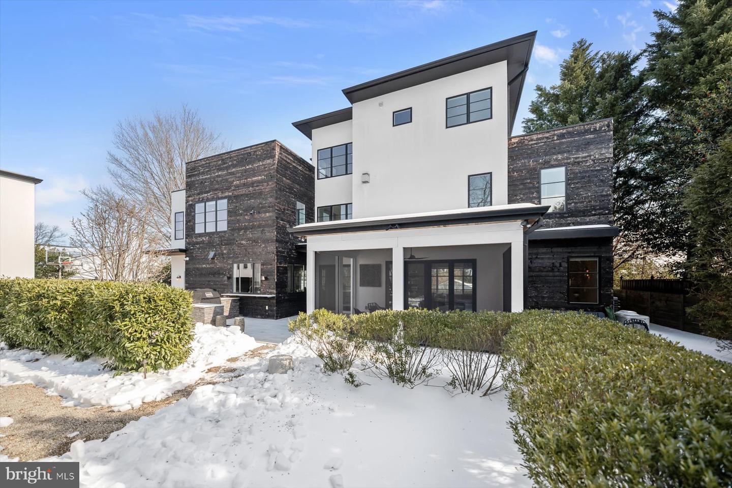 2318 N RICHMOND ST, ARLINGTON, Virginia 22207, 6 Bedrooms Bedrooms, ,6 BathroomsBathrooms,Residential,For sale,2318 N RICHMOND ST,VAAR2067370 MLS # VAAR2067370