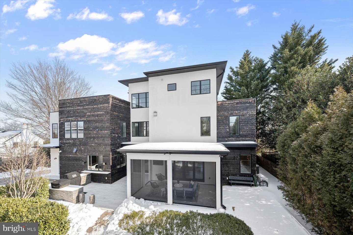 2318 N RICHMOND ST, ARLINGTON, Virginia 22207, 6 Bedrooms Bedrooms, ,6 BathroomsBathrooms,Residential,For sale,2318 N RICHMOND ST,VAAR2067370 MLS # VAAR2067370