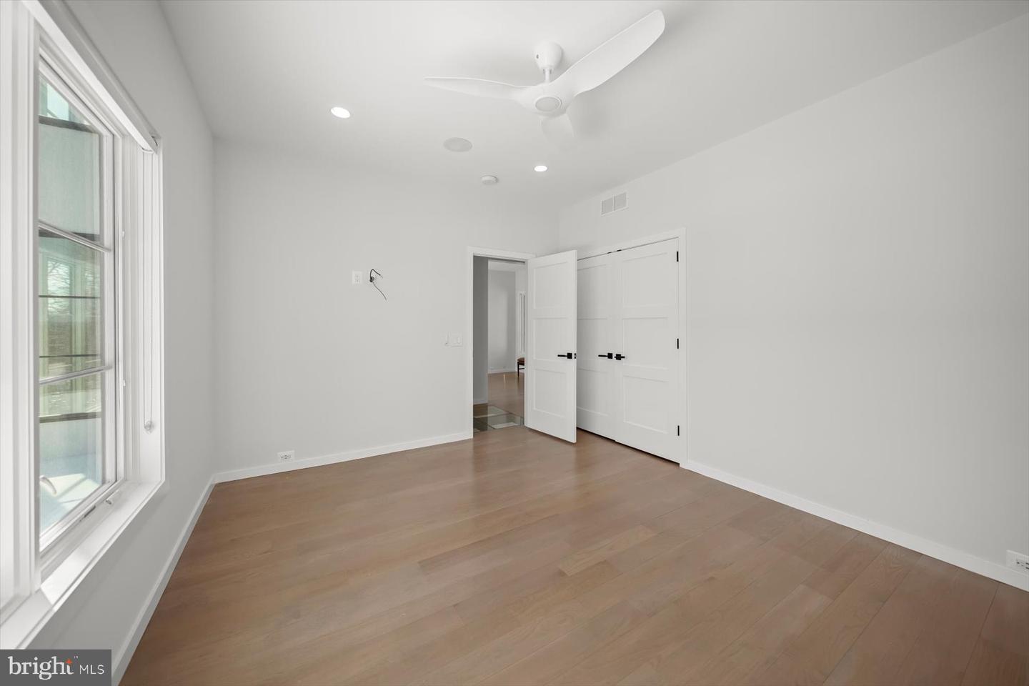 2318 N RICHMOND ST, ARLINGTON, Virginia 22207, 6 Bedrooms Bedrooms, ,6 BathroomsBathrooms,Residential,For sale,2318 N RICHMOND ST,VAAR2067370 MLS # VAAR2067370