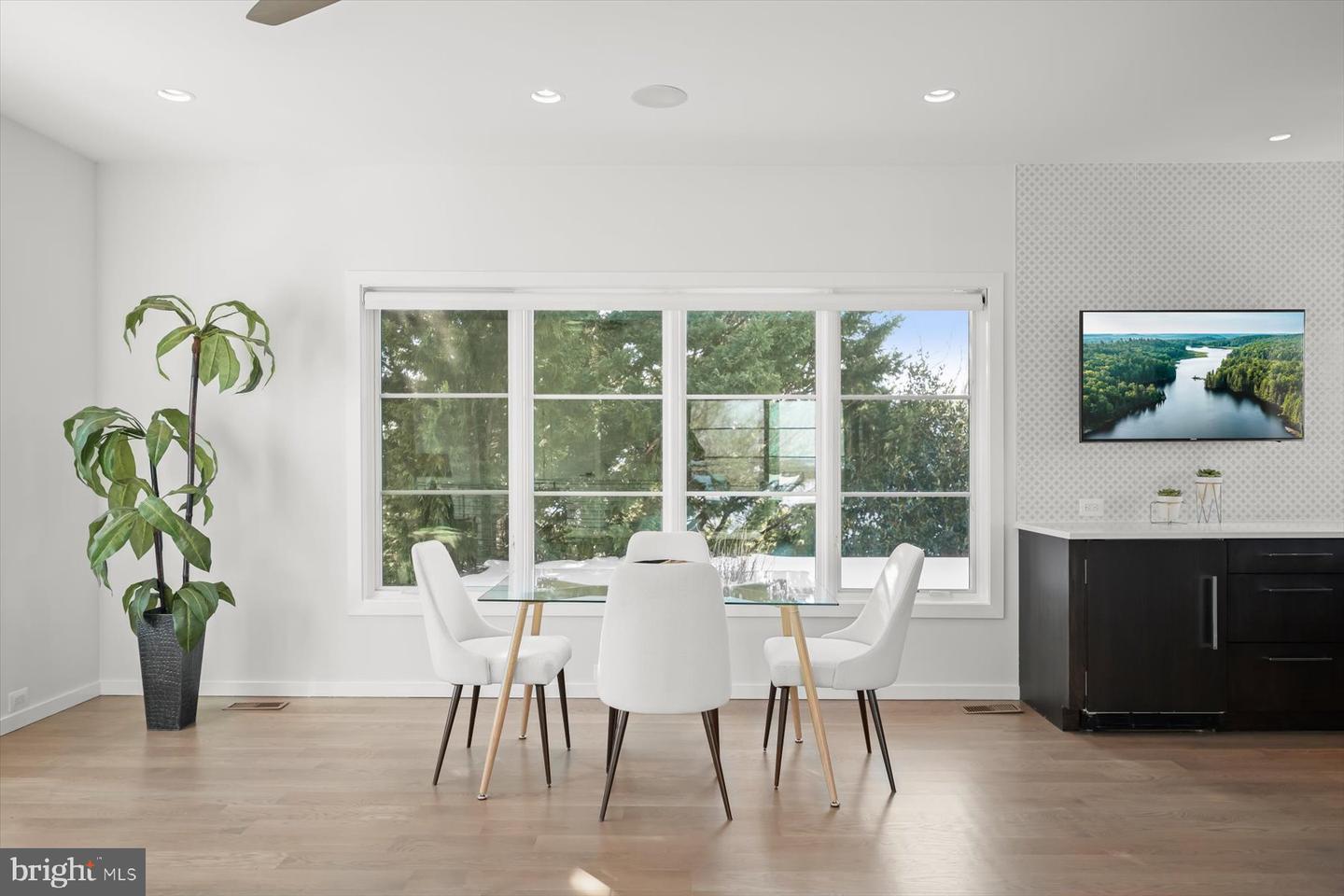 2318 N RICHMOND ST, ARLINGTON, Virginia 22207, 6 Bedrooms Bedrooms, ,6 BathroomsBathrooms,Residential,For sale,2318 N RICHMOND ST,VAAR2067370 MLS # VAAR2067370