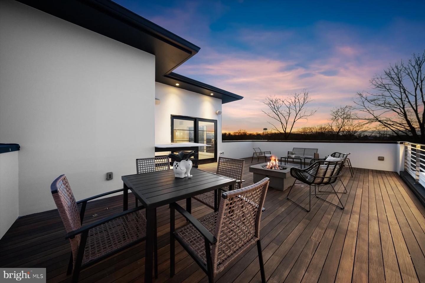 2318 N RICHMOND ST, ARLINGTON, Virginia 22207, 6 Bedrooms Bedrooms, ,6 BathroomsBathrooms,Residential,For sale,2318 N RICHMOND ST,VAAR2067370 MLS # VAAR2067370