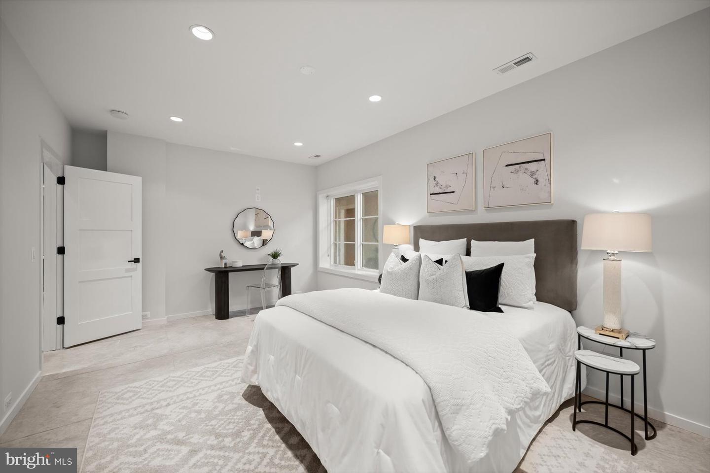 2318 N RICHMOND ST, ARLINGTON, Virginia 22207, 6 Bedrooms Bedrooms, ,6 BathroomsBathrooms,Residential,For sale,2318 N RICHMOND ST,VAAR2067370 MLS # VAAR2067370