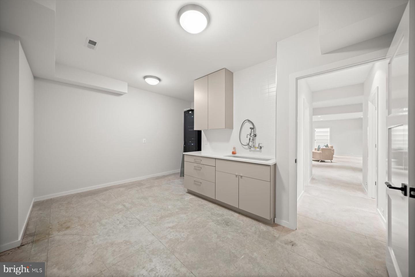 2318 N RICHMOND ST, ARLINGTON, Virginia 22207, 6 Bedrooms Bedrooms, ,6 BathroomsBathrooms,Residential,For sale,2318 N RICHMOND ST,VAAR2067370 MLS # VAAR2067370