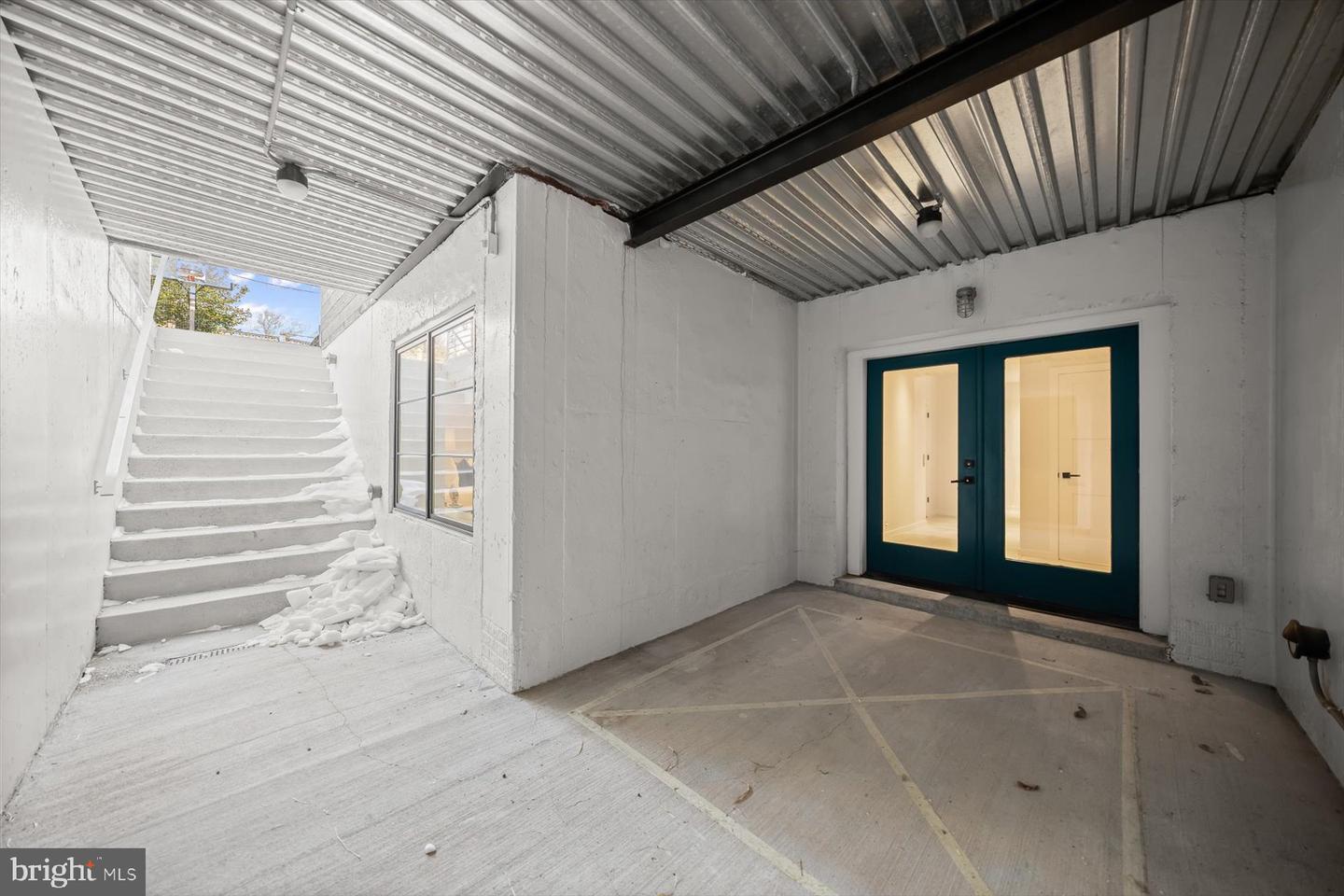 2318 N RICHMOND ST, ARLINGTON, Virginia 22207, 6 Bedrooms Bedrooms, ,6 BathroomsBathrooms,Residential,For sale,2318 N RICHMOND ST,VAAR2067370 MLS # VAAR2067370