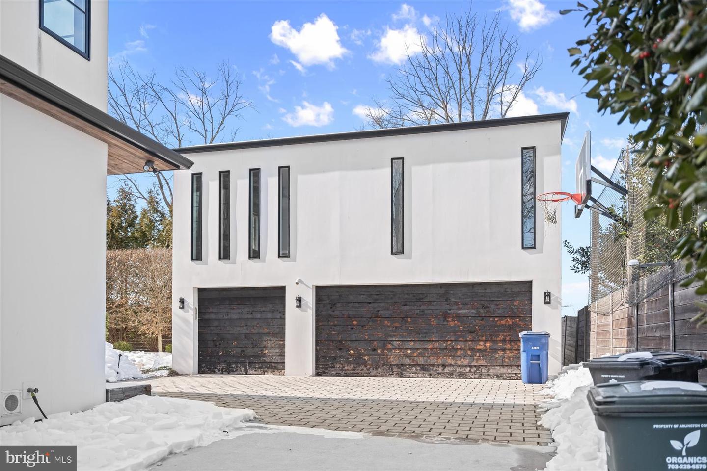 2318 N RICHMOND ST, ARLINGTON, Virginia 22207, 6 Bedrooms Bedrooms, ,6 BathroomsBathrooms,Residential,For sale,2318 N RICHMOND ST,VAAR2067370 MLS # VAAR2067370