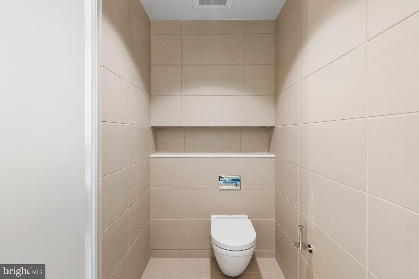 920 I ST NW #1009, WASHINGTON, District Of Columbia 20001, 2 Bedrooms Bedrooms, ,2 BathroomsBathrooms,Residential,For sale,920 I ST NW #1009,DCDC2240026 MLS # DCDC2240026