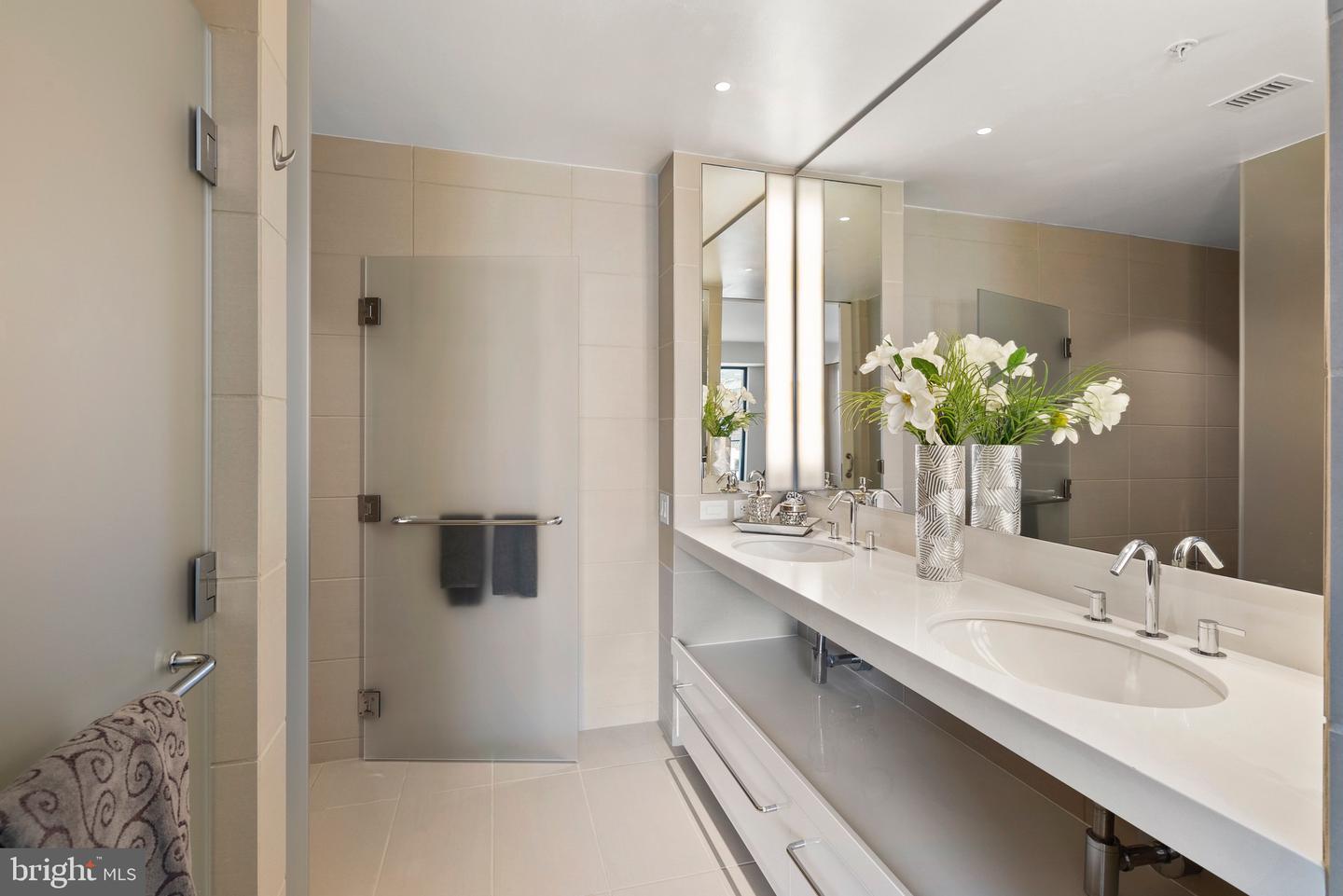 920 I ST NW #1009, WASHINGTON, District Of Columbia 20001, 2 Bedrooms Bedrooms, ,2 BathroomsBathrooms,Residential,For sale,920 I ST NW #1009,DCDC2240026 MLS # DCDC2240026