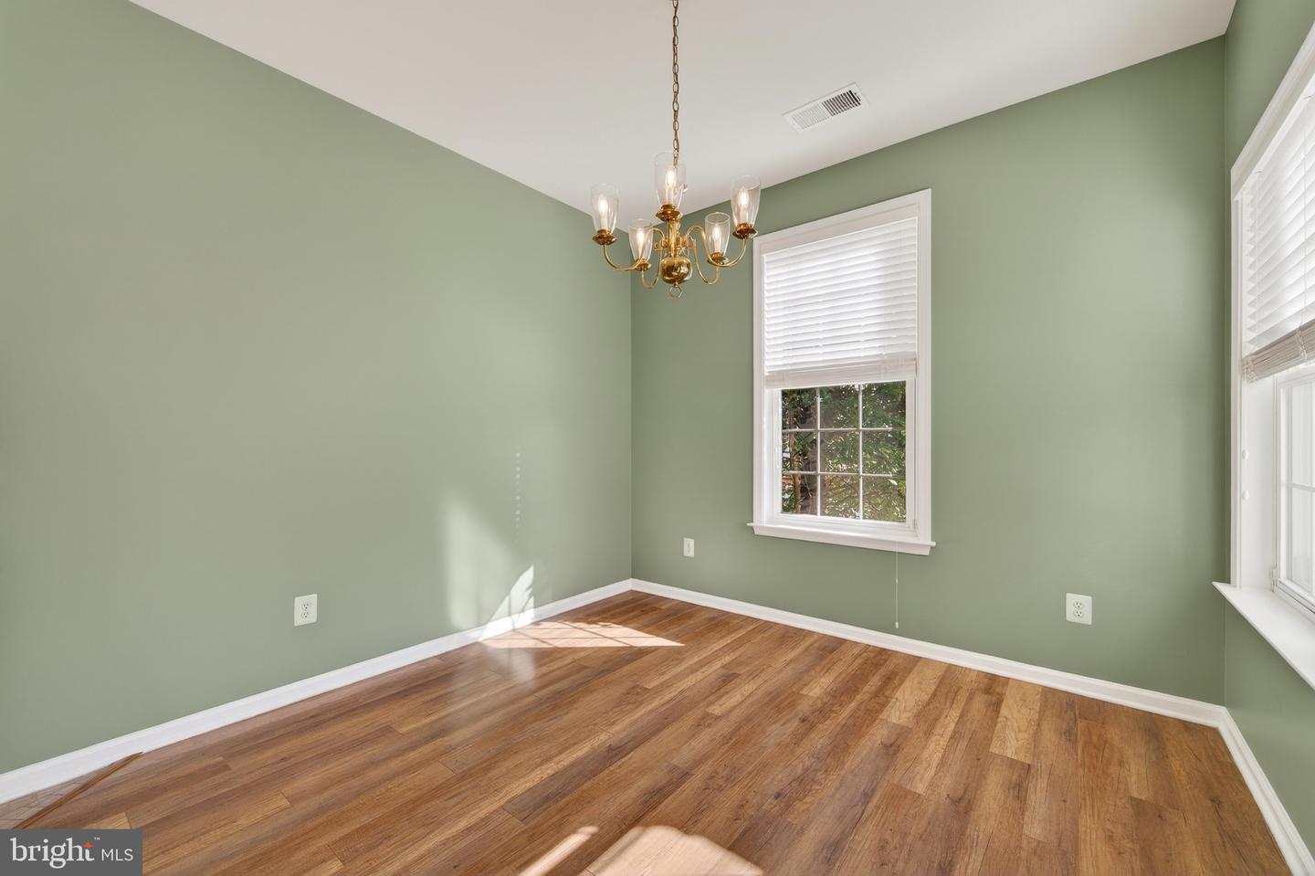 20562 ROSEWOOD MANOR SQ, ASHBURN, Virginia 20147, 3 Bedrooms Bedrooms, ,2 BathroomsBathrooms,Residential,For sale,20562 ROSEWOOD MANOR SQ,VALO2113364 MLS # VALO2113364