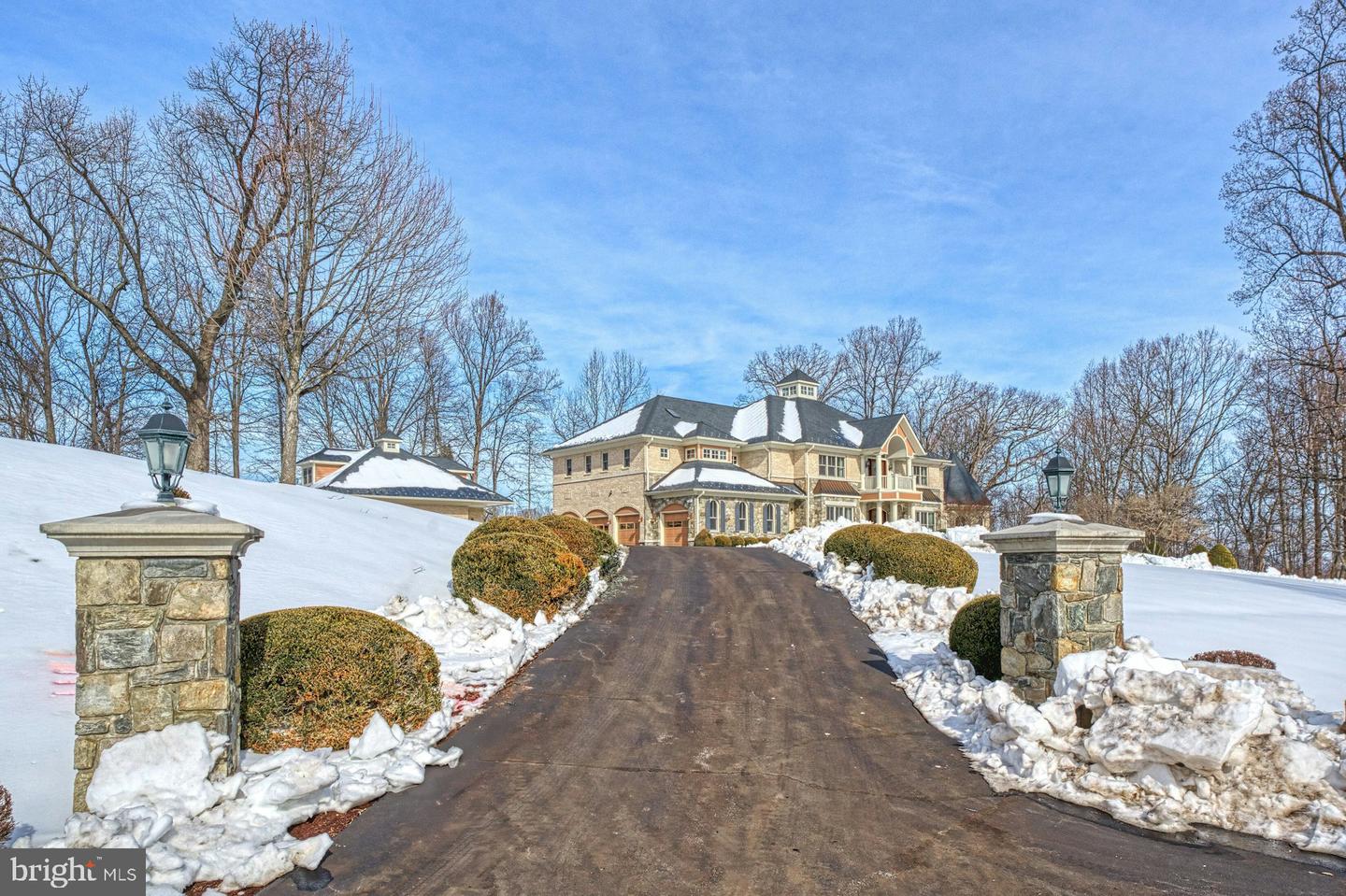 40436 BEACON HILL DR, LEESBURG, Virginia 20176, 5 Bedrooms Bedrooms, ,5 BathroomsBathrooms,Residential,For sale,40436 BEACON HILL DR,VALO2113328 MLS # VALO2113328